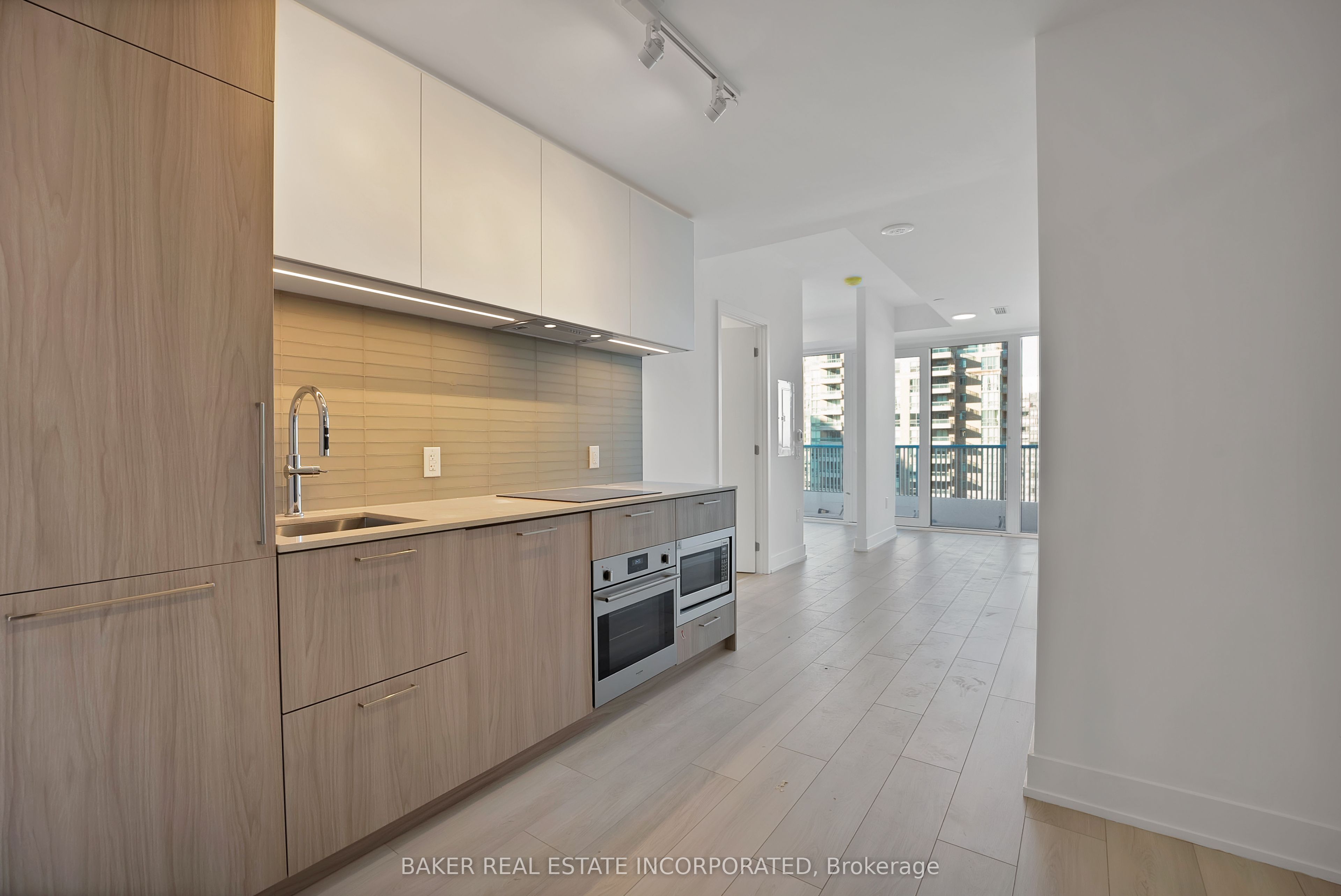 36 Olive Avenue 1803 Property Photo 3