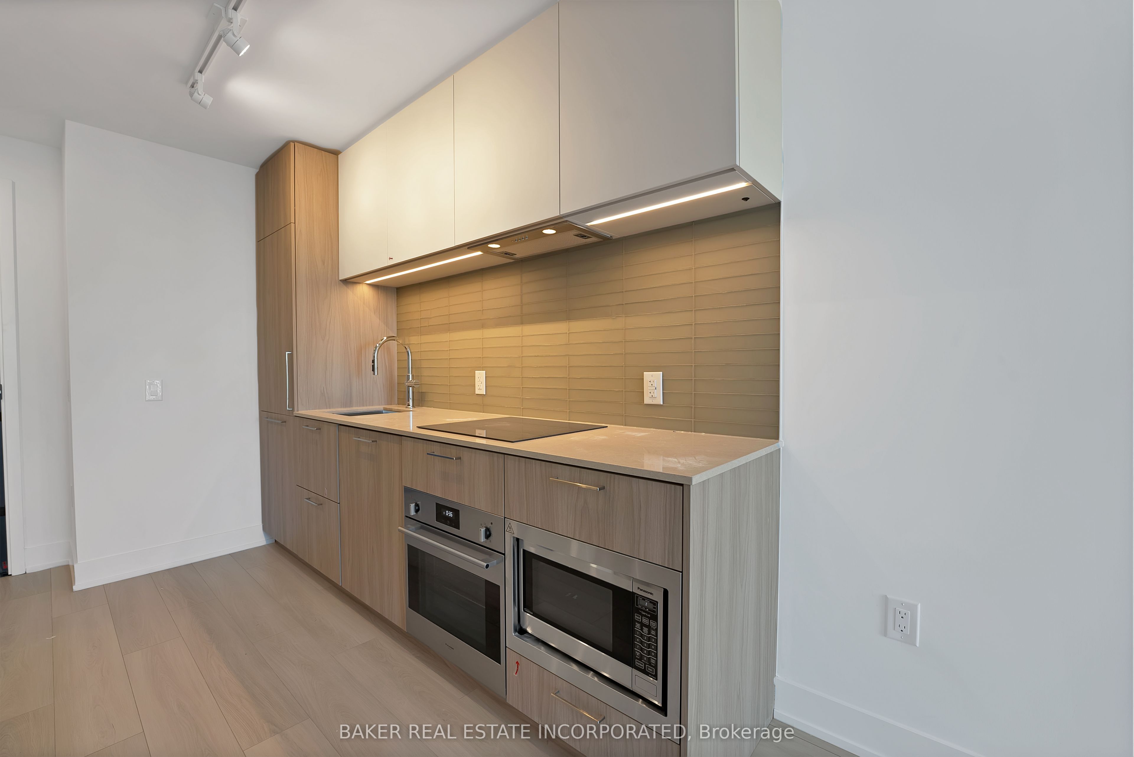 36 Olive Avenue 1803 Property Photo 6