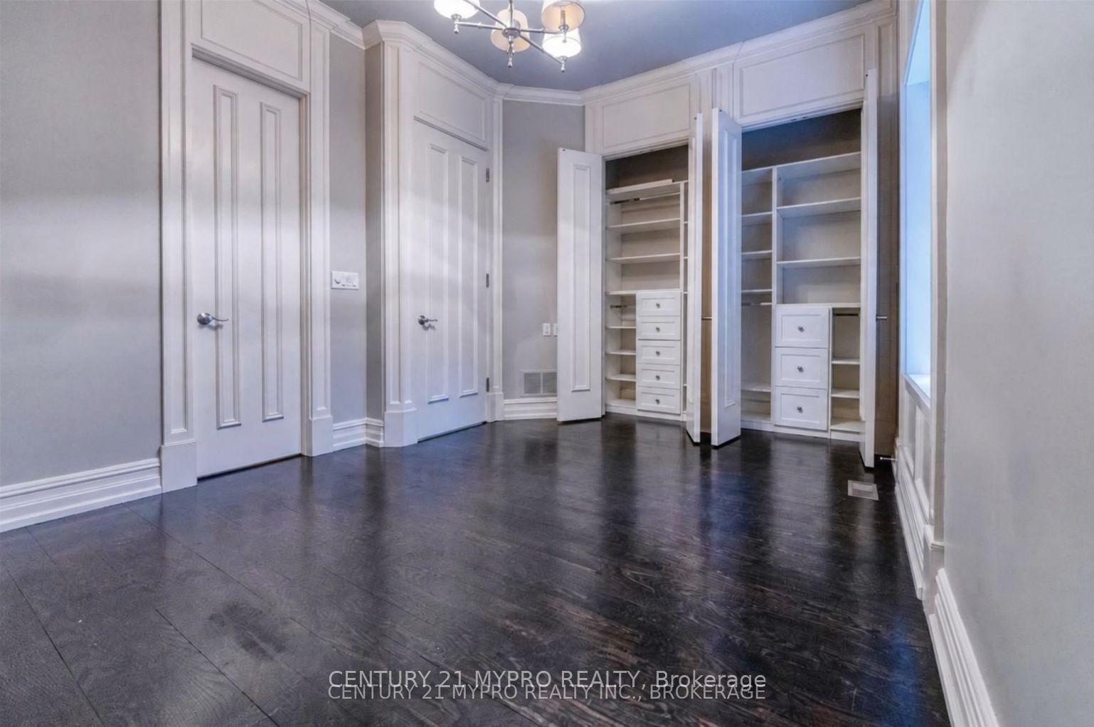 280 Spadina Road Property Photo 8