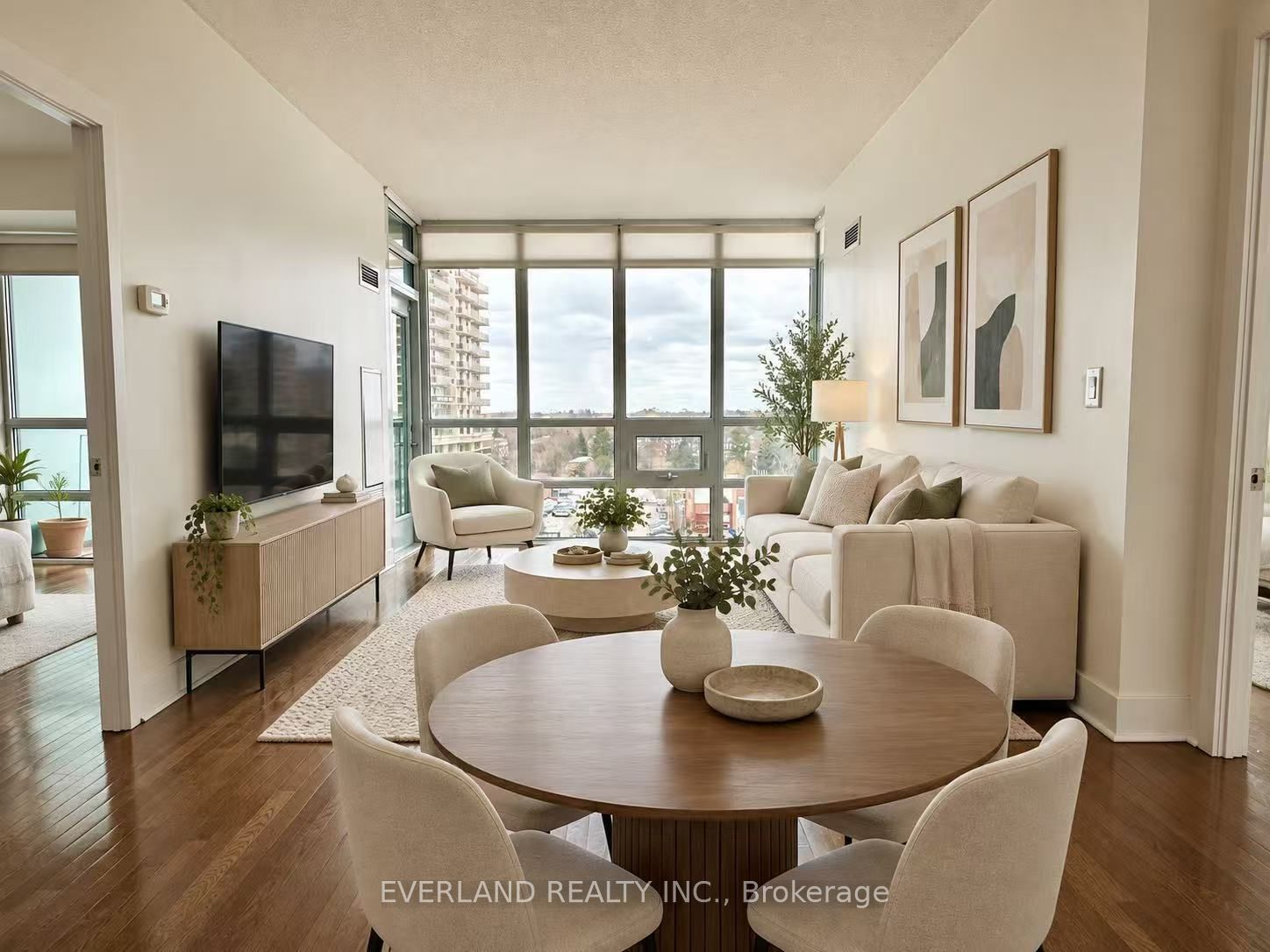 26 Norton Avenue 901