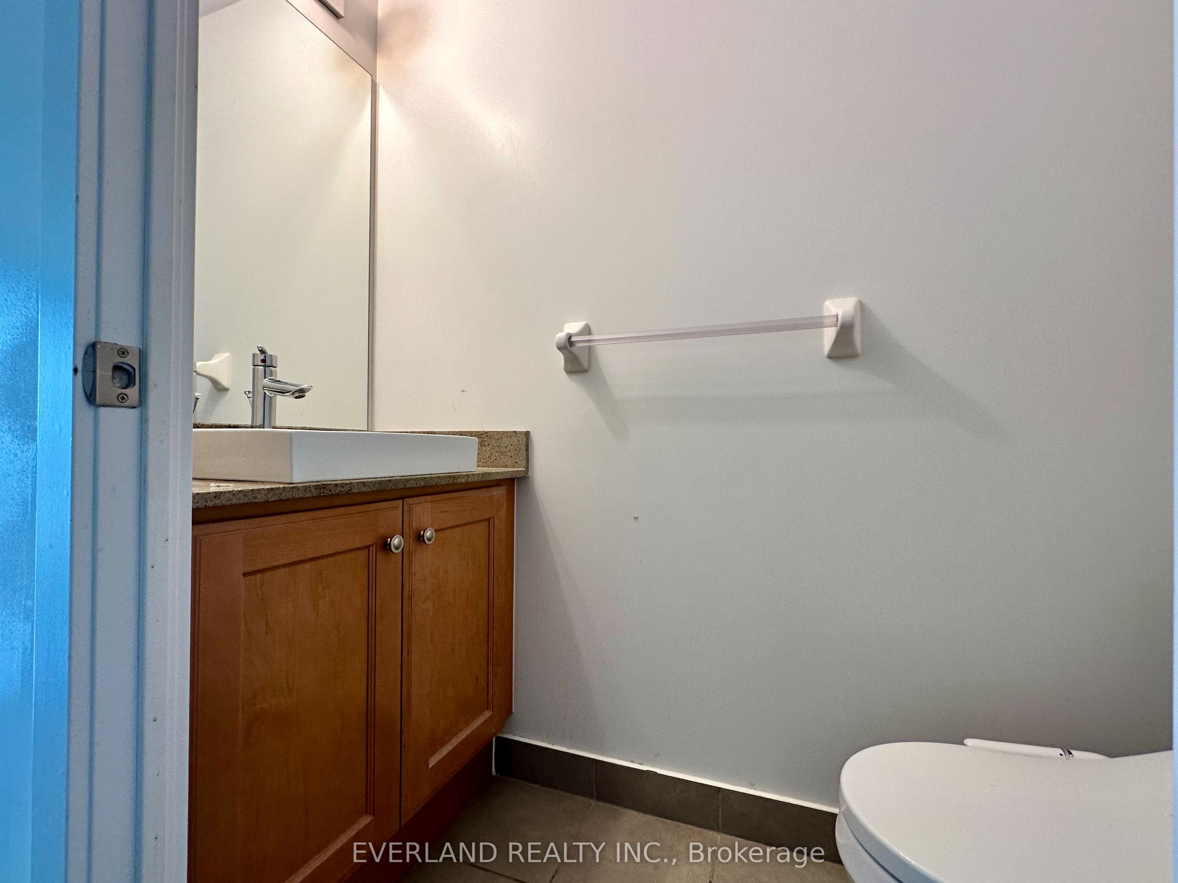 26 Norton Avenue 901 Property Photo 15