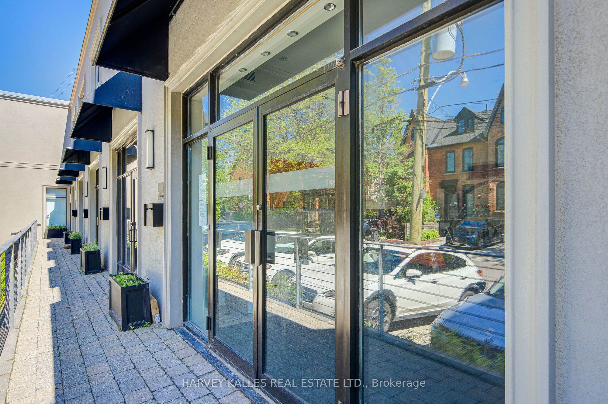 275 Macpherson Avenue 109 Property Photo 8