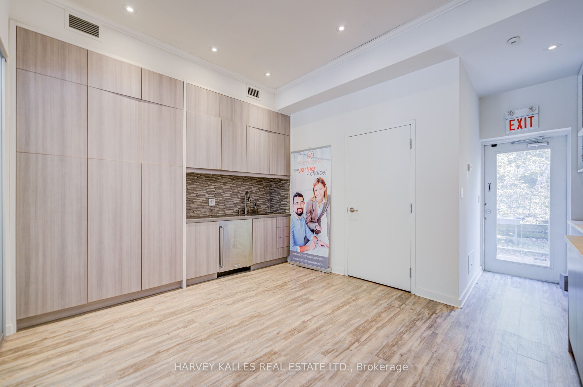 275 Macpherson Avenue 109 Property Photo 21