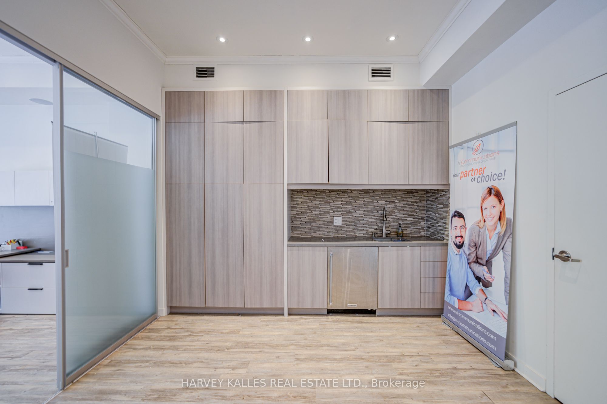 275 Macpherson Avenue 109 Property Photo 24