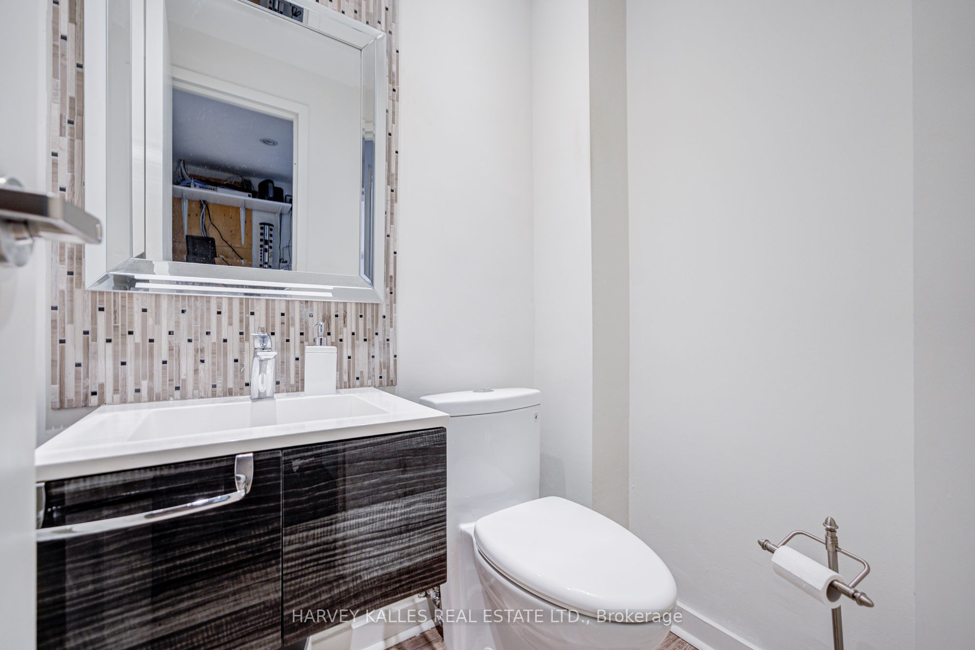 275 Macpherson Avenue 109 Property Photo 31