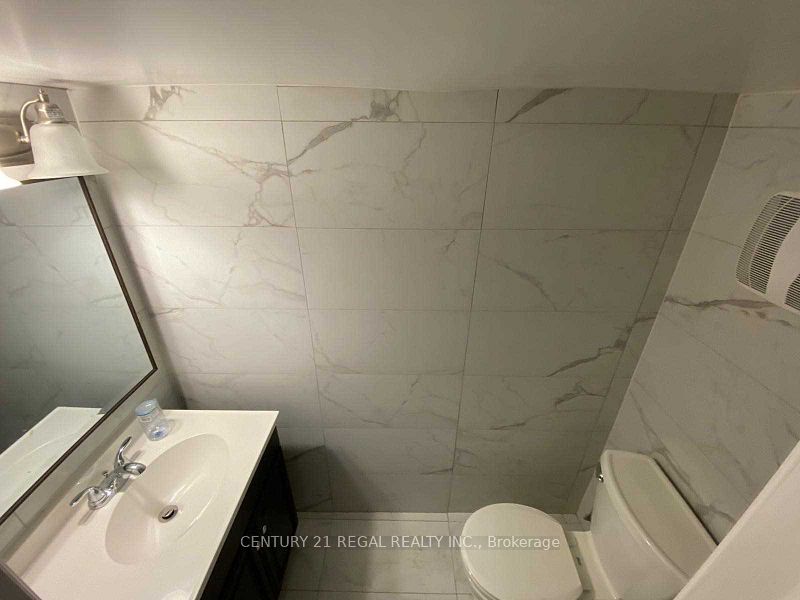 246 Spadina Avenue Property Photo 3