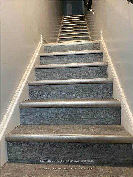 246 Spadina Avenue Property Photo 4