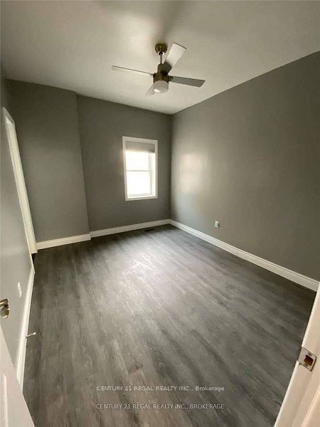 246 Spadina Avenue Property Photo 7