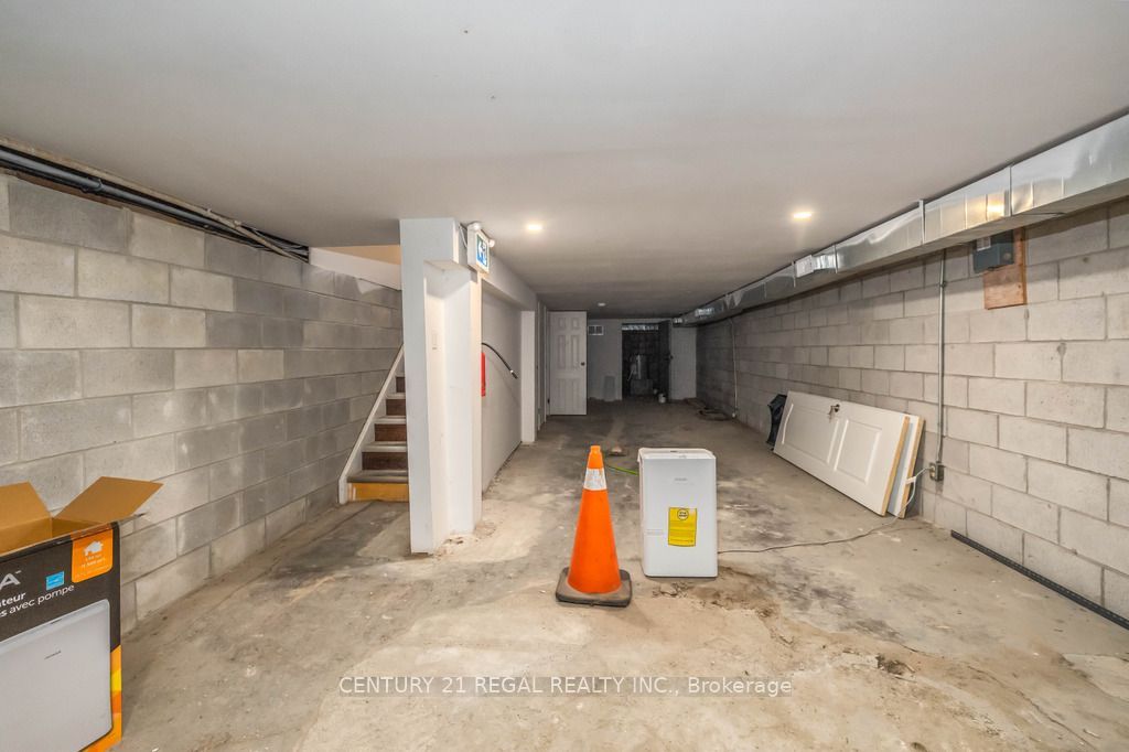 246 Spadina Avenue Property Photo 15