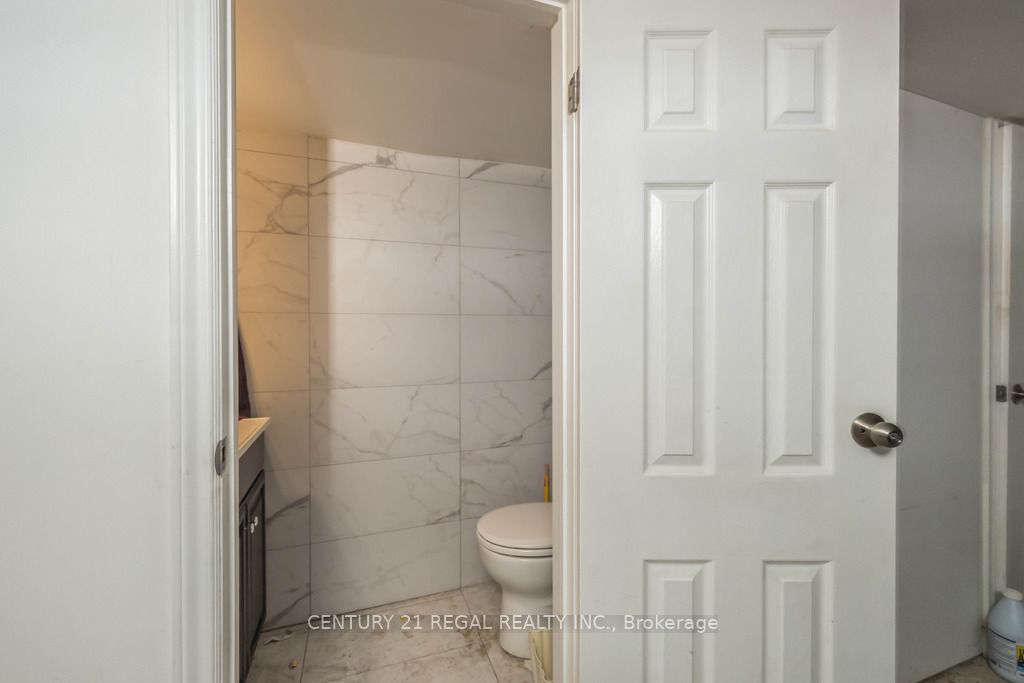 246 Spadina Avenue Property Photo 18