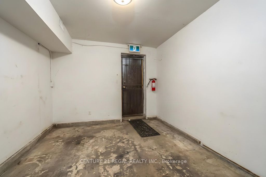 246 Spadina Avenue Property Photo 34
