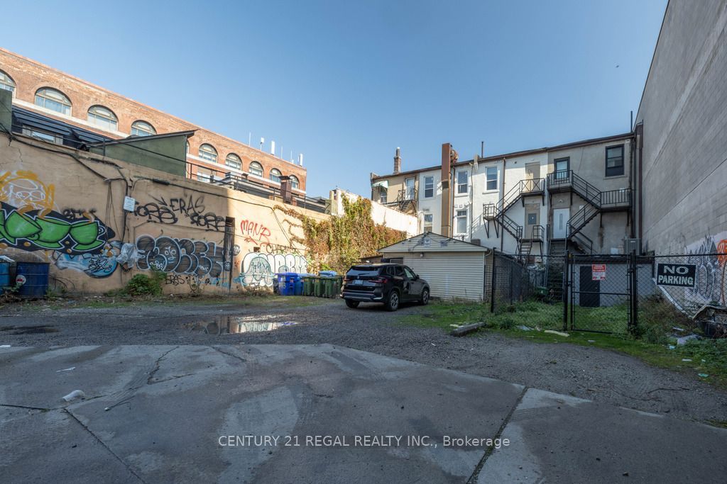 246 Spadina Avenue Property Photo 38