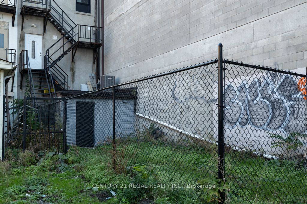 246 Spadina Avenue Property Photo 41