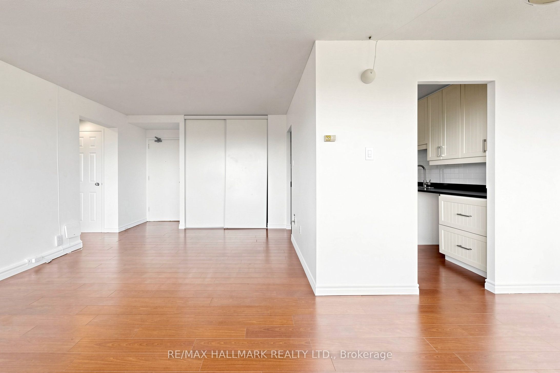 100 Leeward Glenway 1512 Property Photo 20
