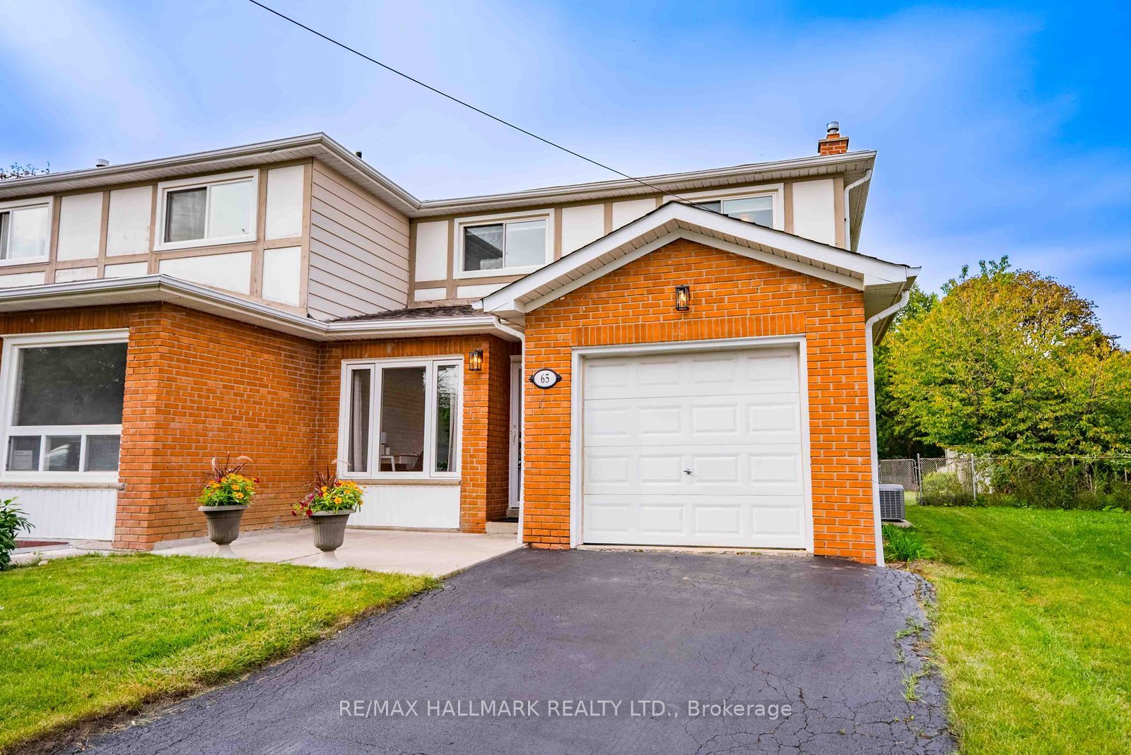 65 Baroness Crescent Property Photo 2