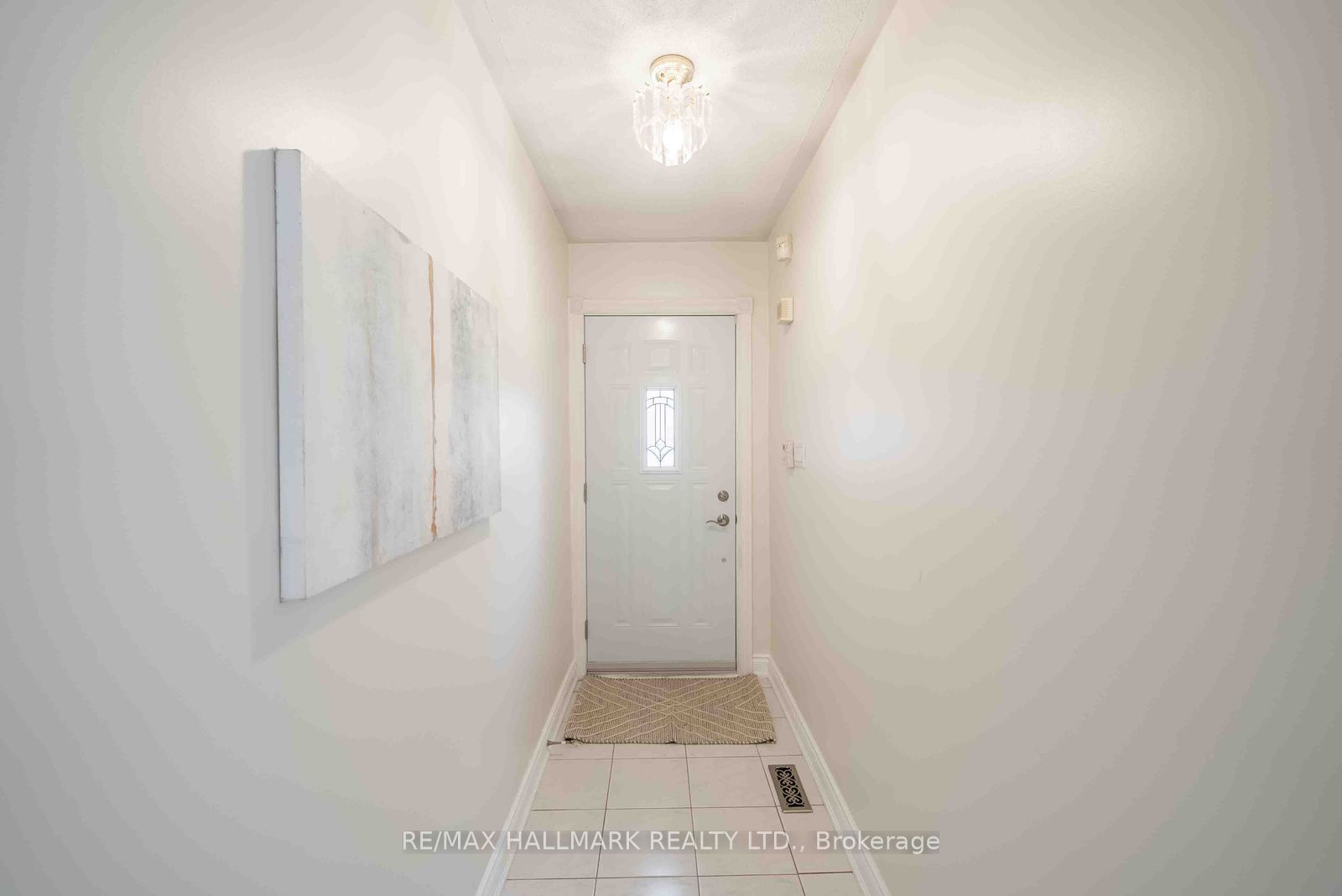 65 Baroness Crescent Property Photo 6