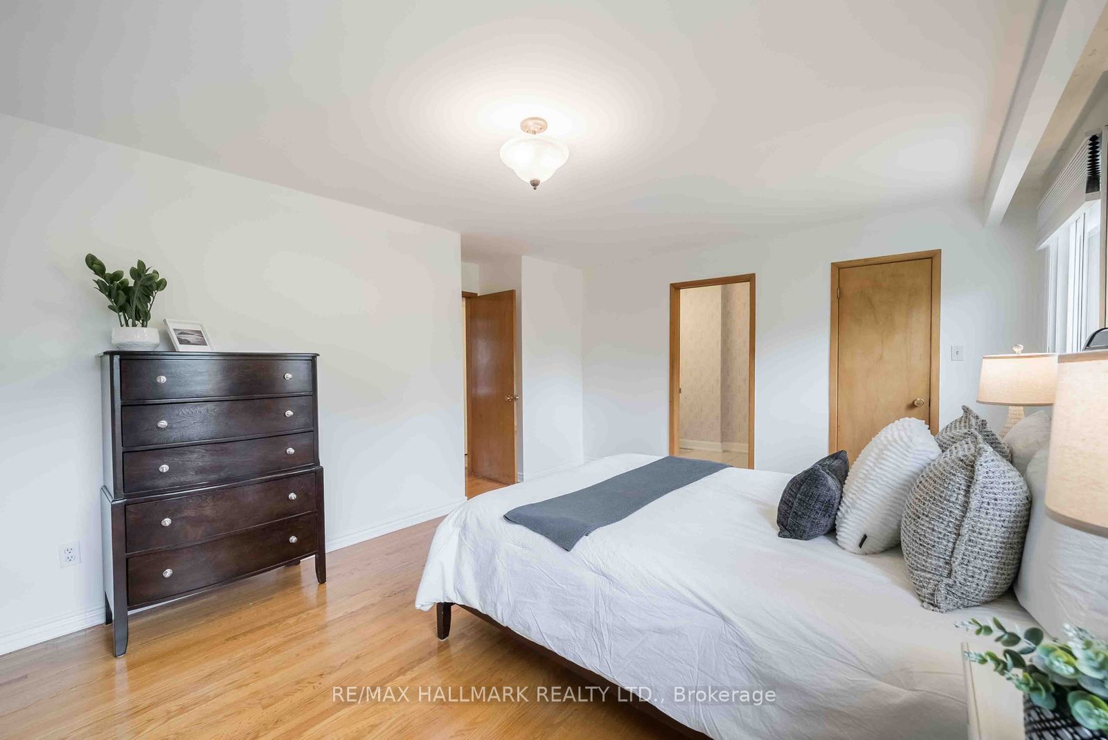 65 Baroness Crescent Property Photo 33