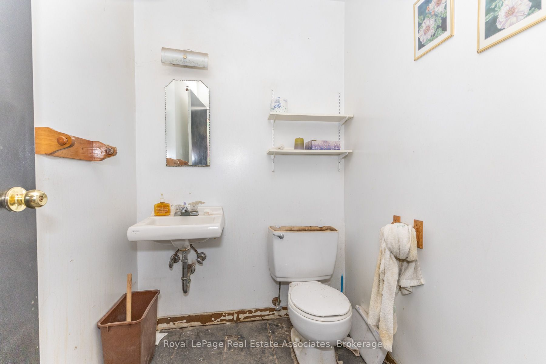 381 Richmond Street E C E D Property Photo 18
