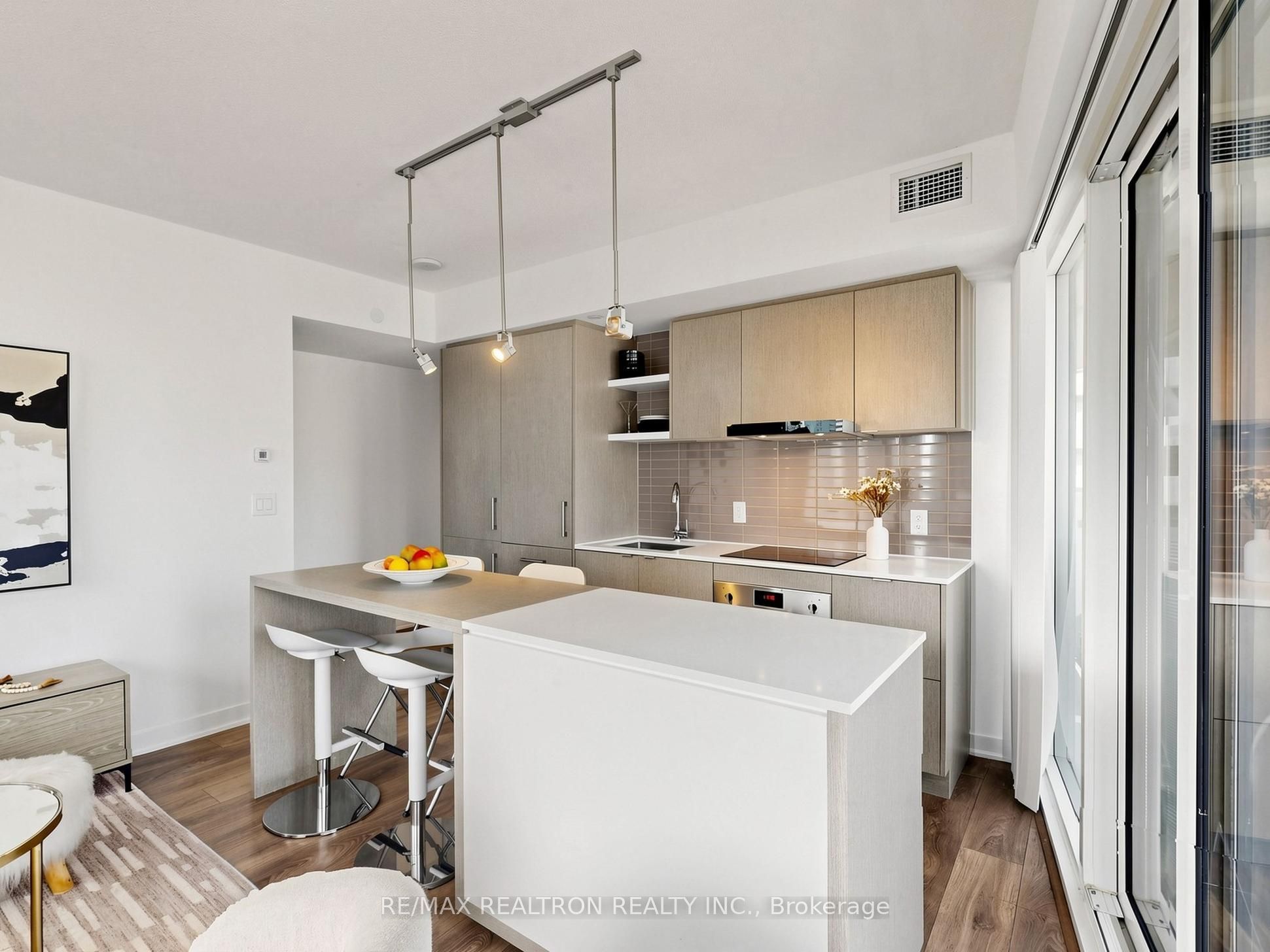 88 Harbour Street 1504 Property Photo 12