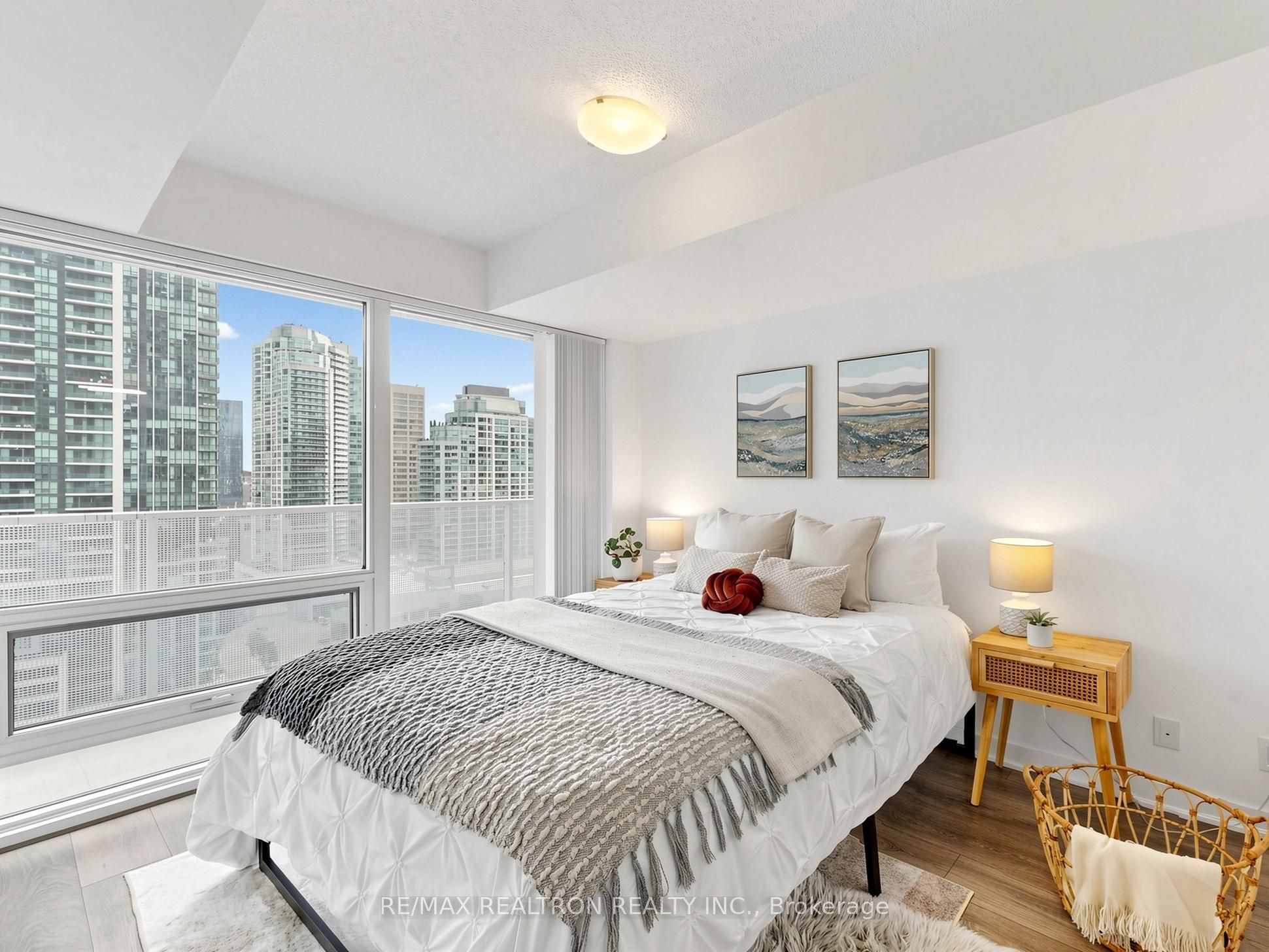 88 Harbour Street 1504 Property Photo 15