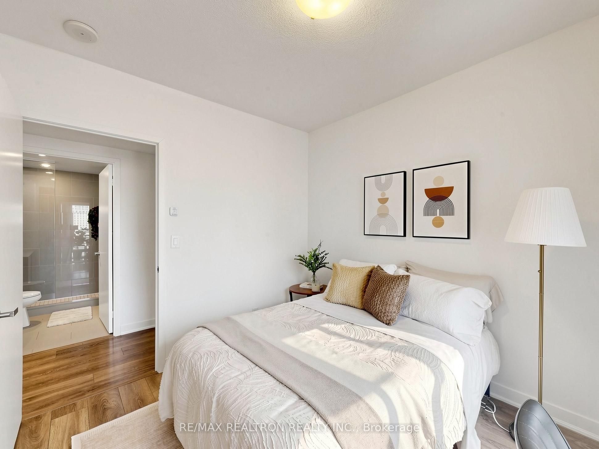 88 Harbour Street 1504 Property Photo 20