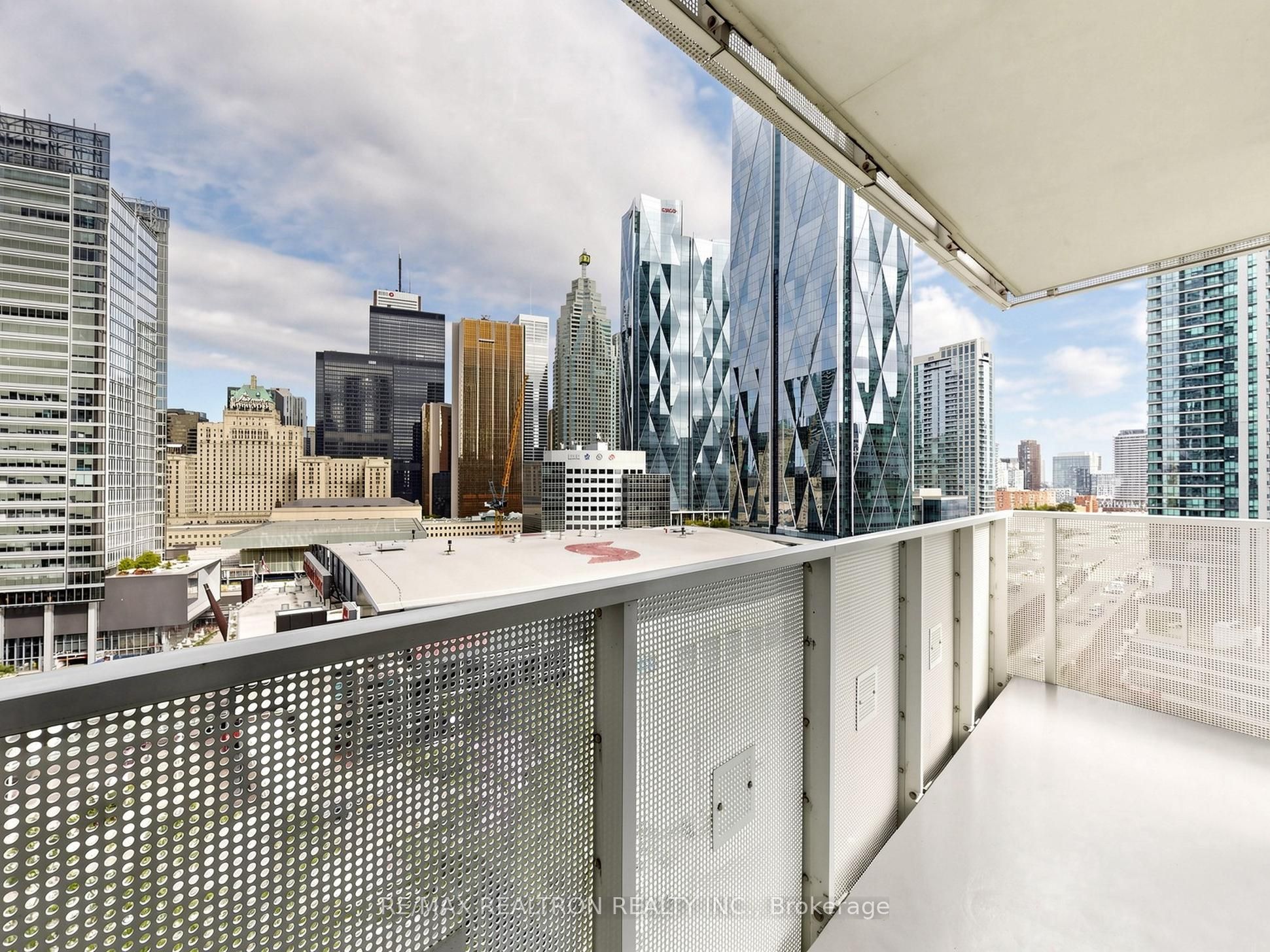 88 Harbour Street 1504 Property Photo 25