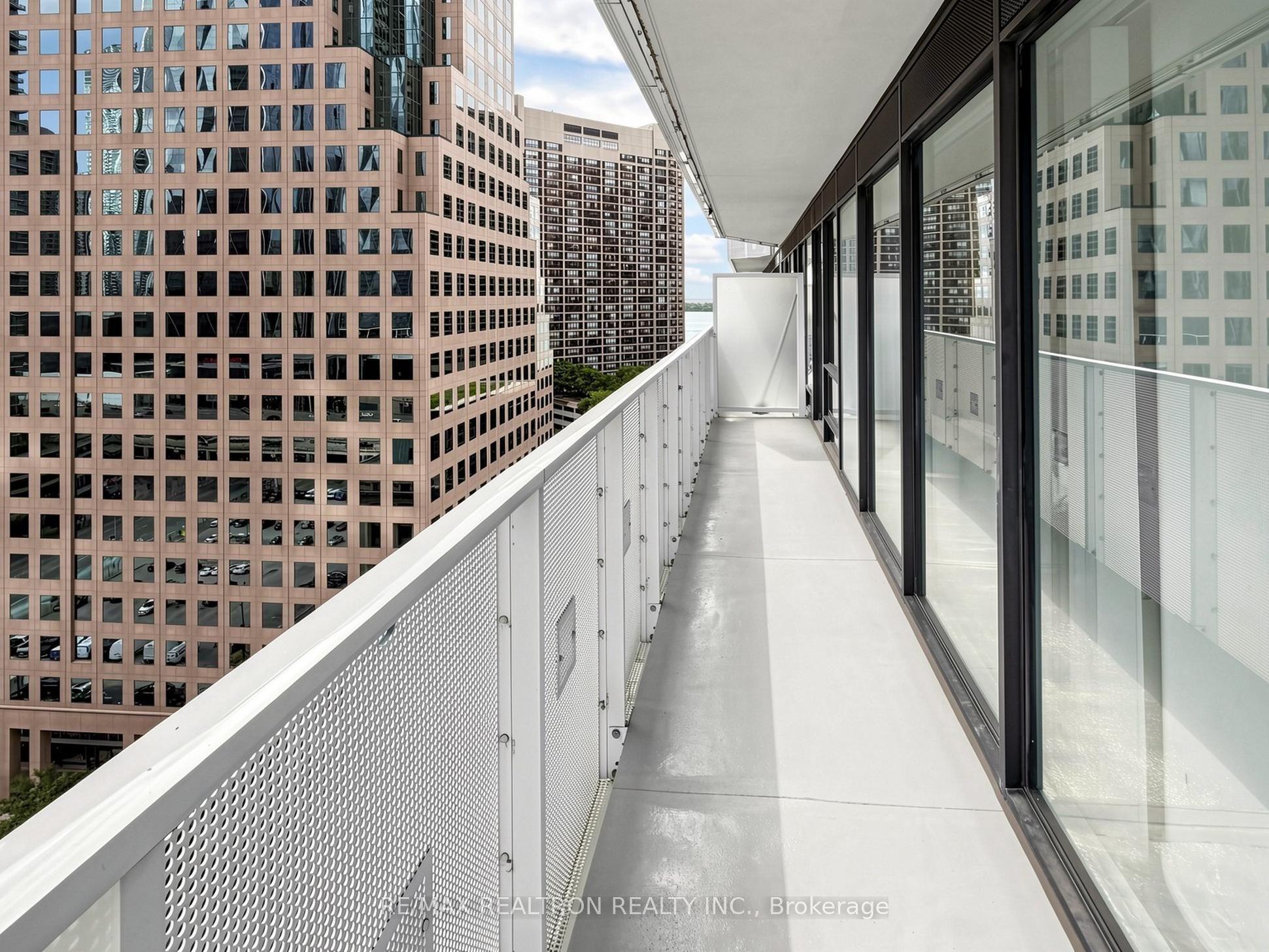 88 Harbour Street 1504 Property Photo 28