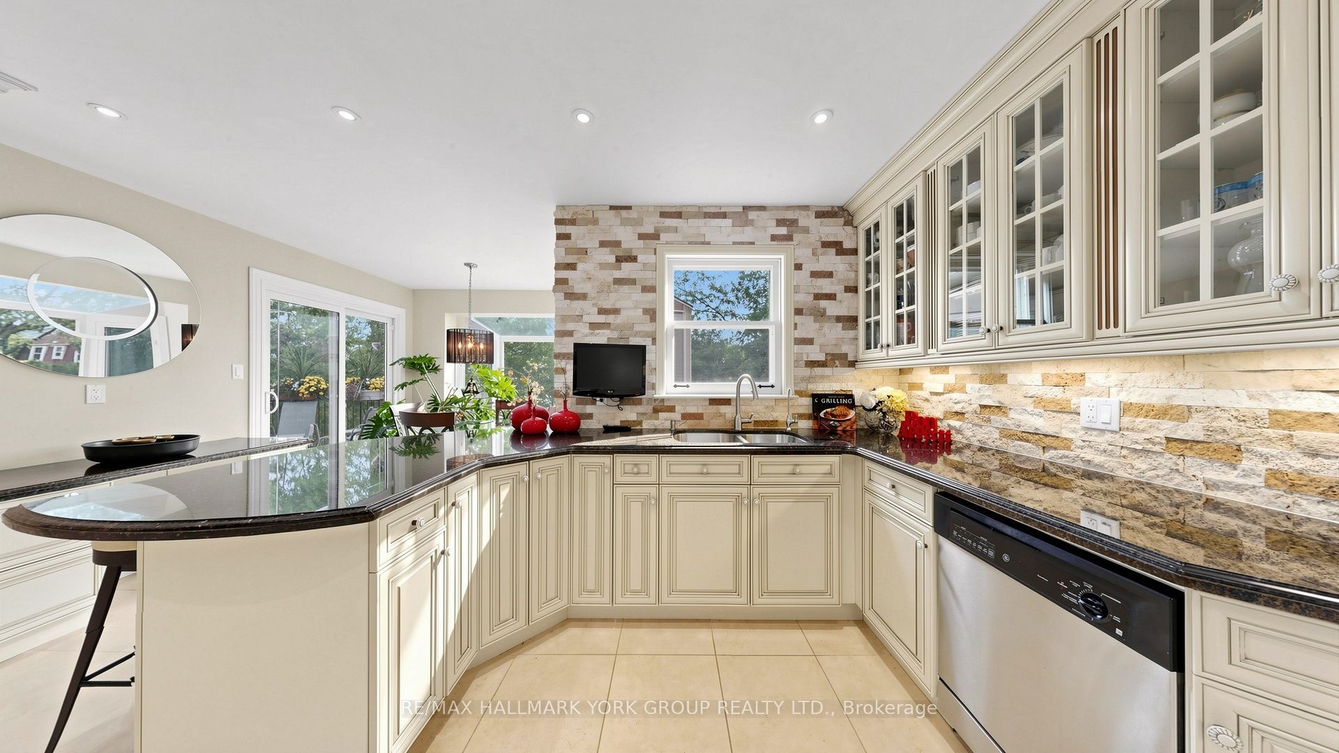 45 Pinnacle Road Property Photo 12