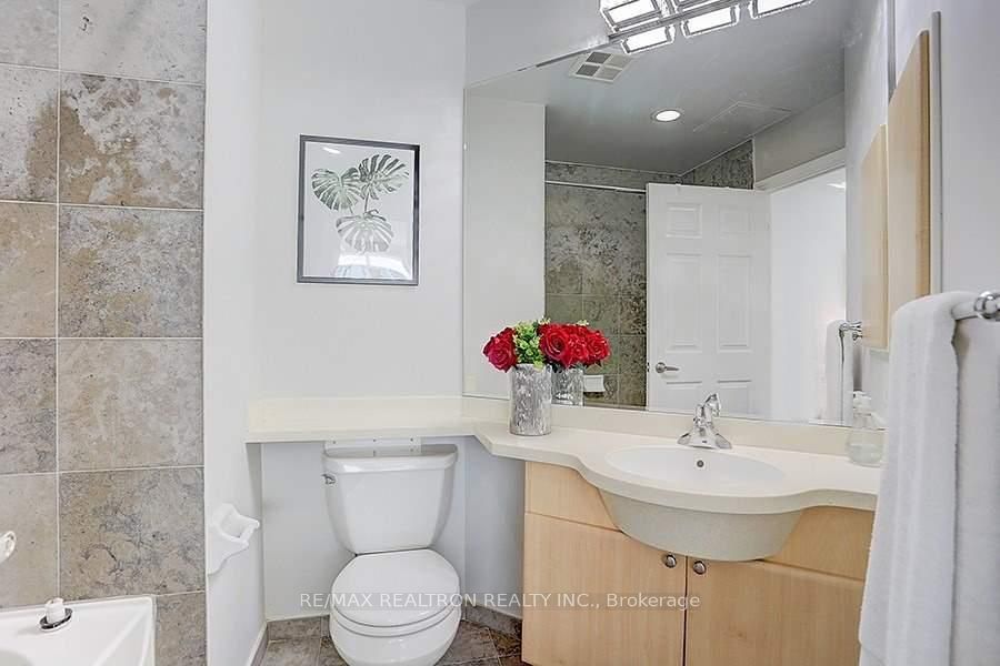 763 Bay Street 4804 Property Photo 8