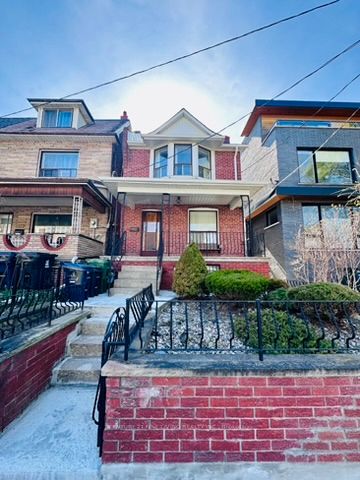 382 Roxton Road