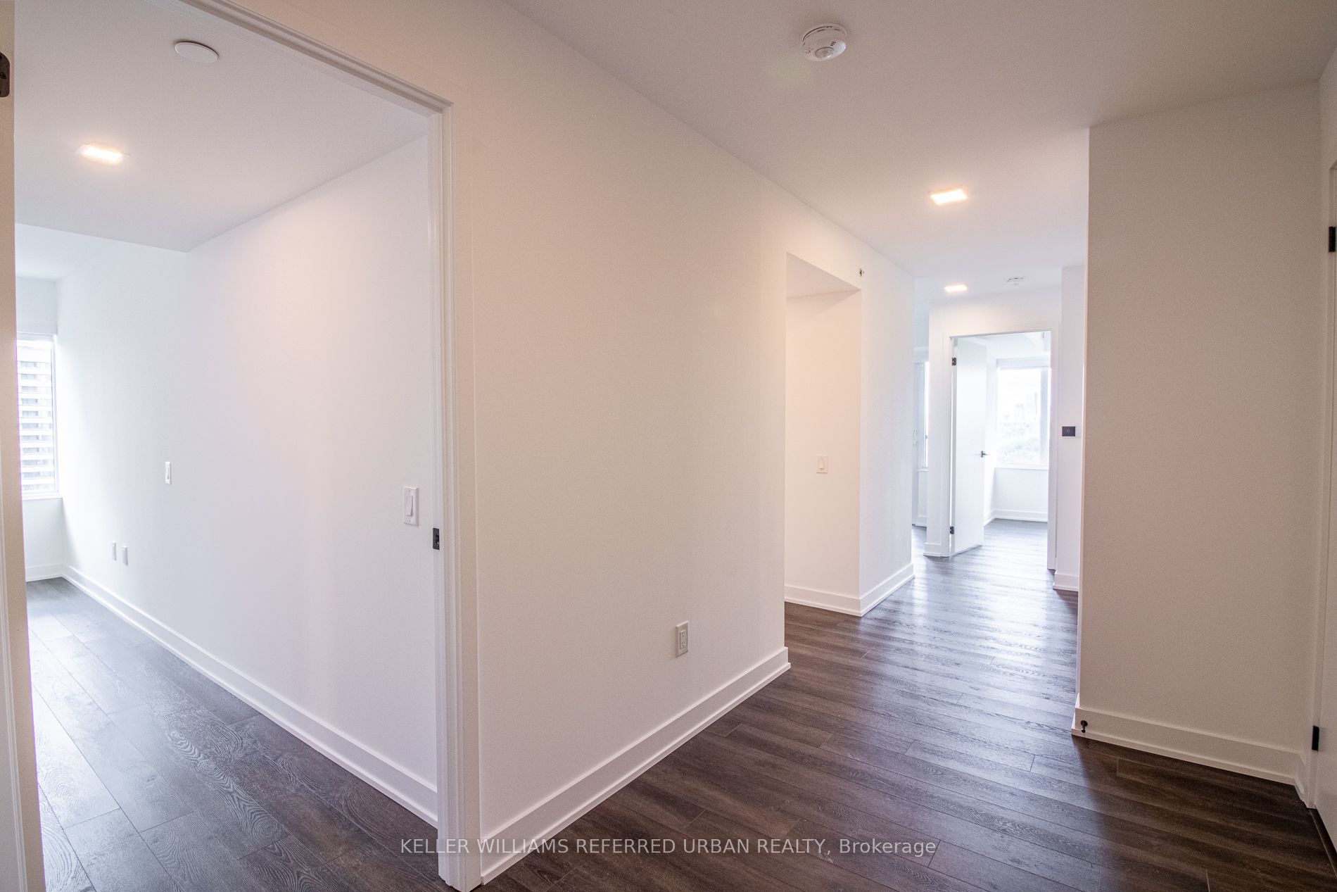 609 Sherbourne Street 2104 Property Photo 4