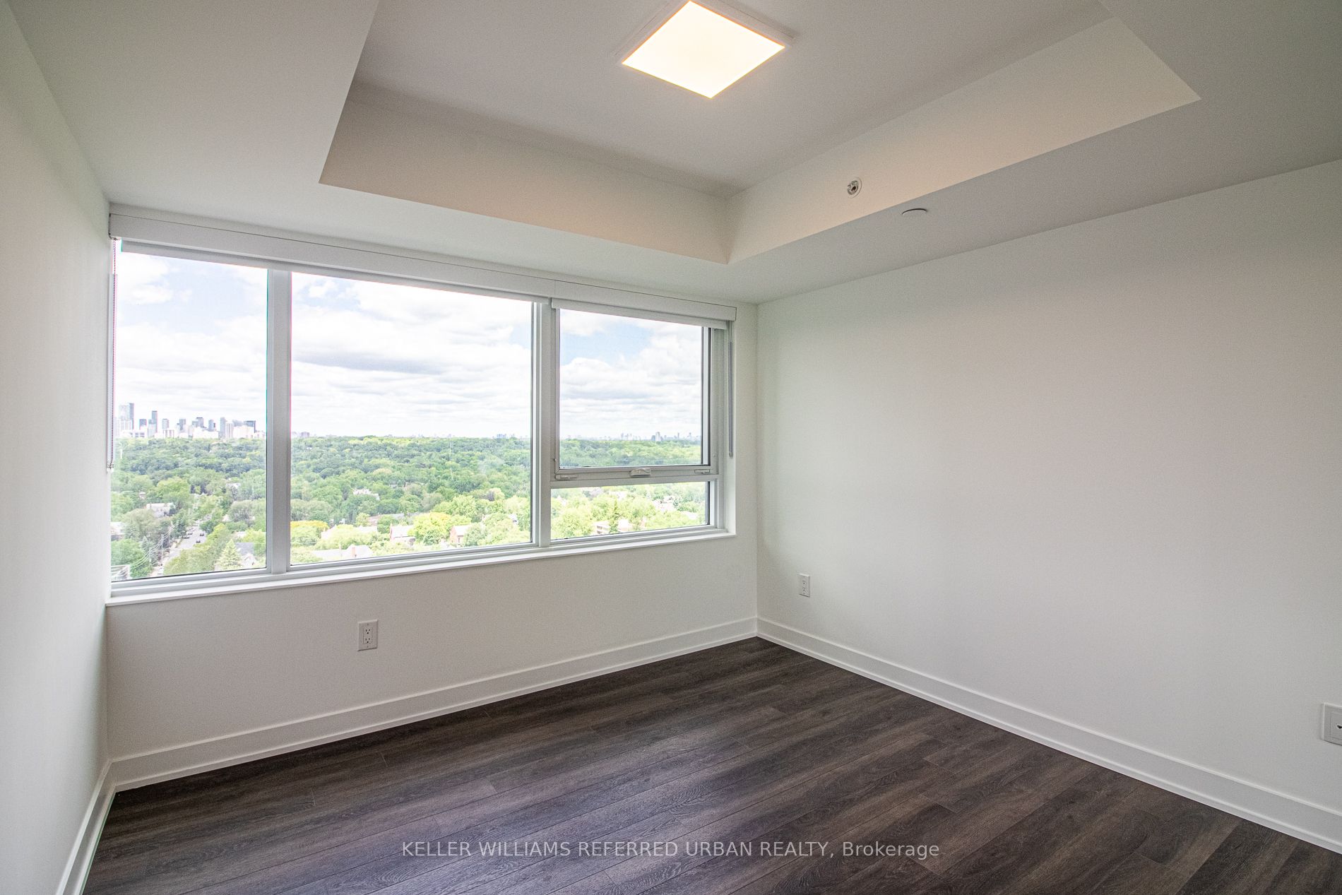 609 Sherbourne Street 2104 Property Photo 6