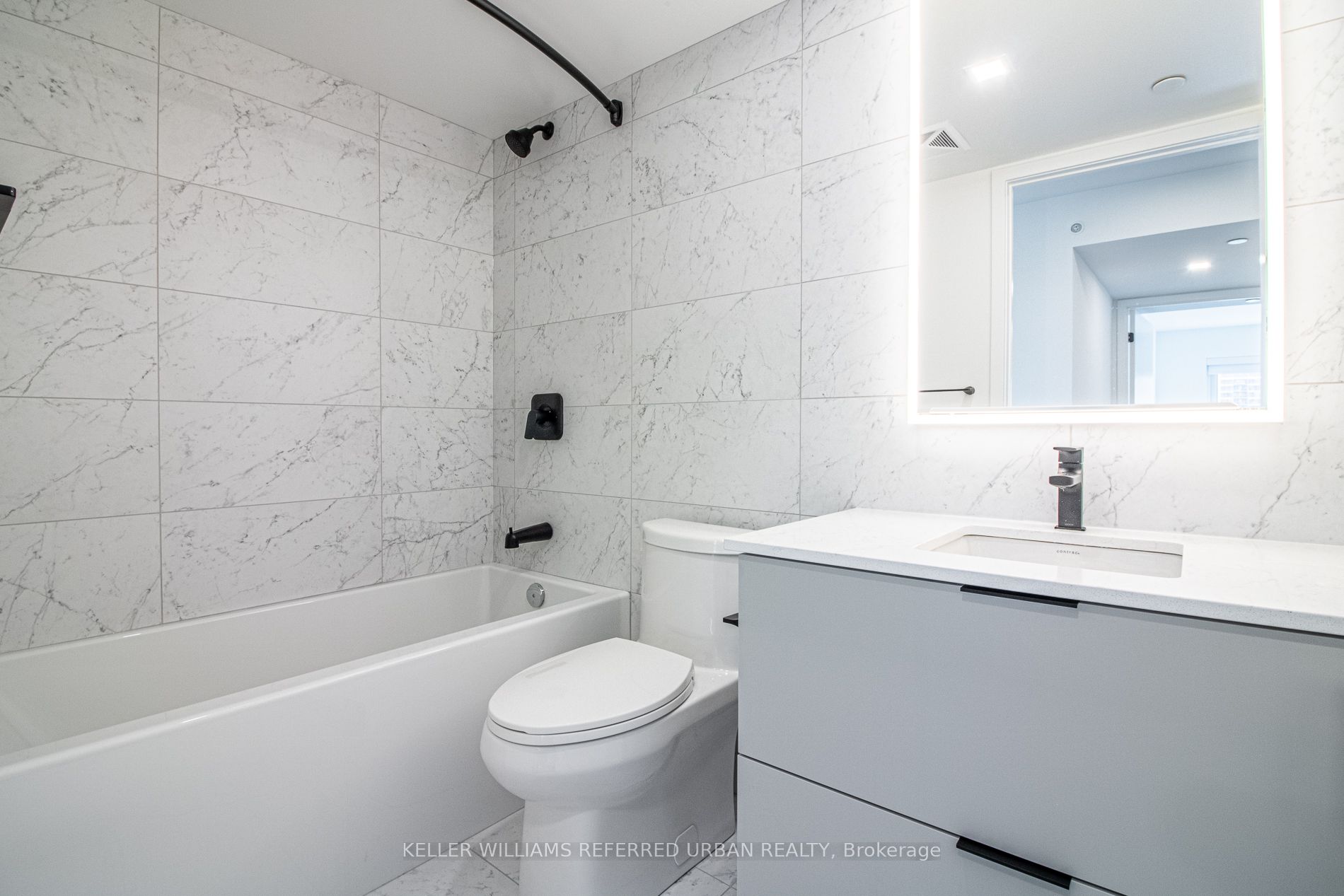 609 Sherbourne Street 2104 Property Photo 12