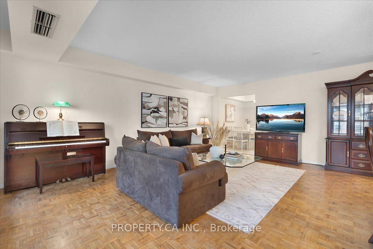 260 Heath Street W 503 Property Photo 5