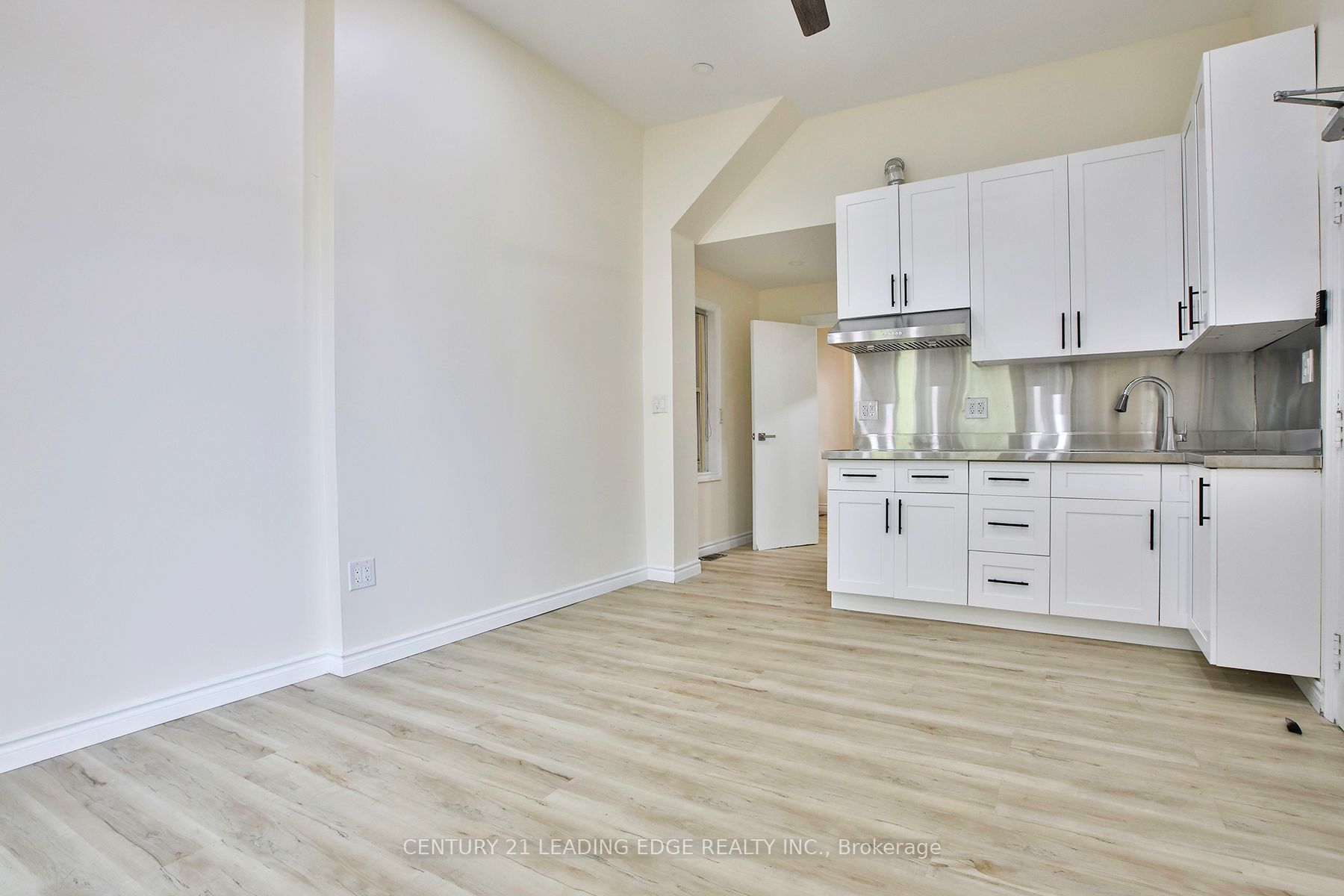 9 Borden Street Property Photo 5