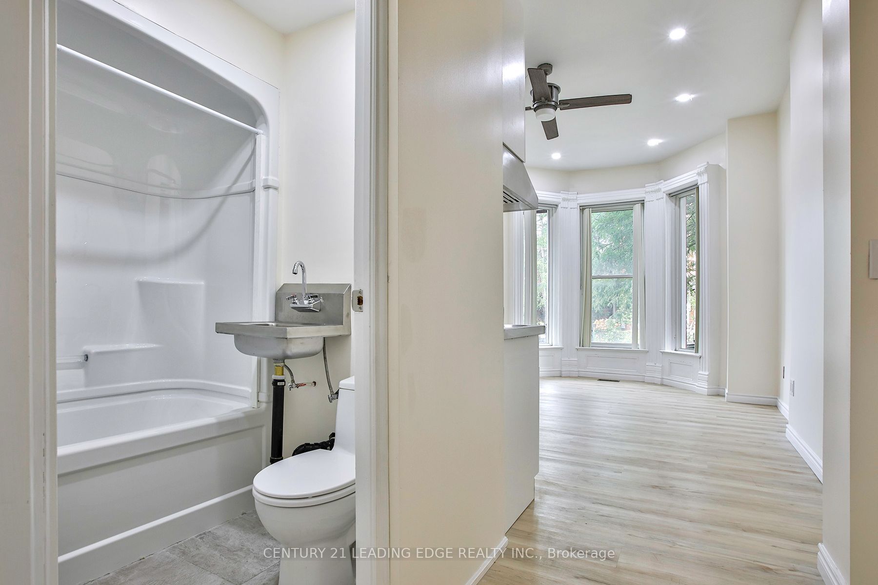 9 Borden Street Property Photo 6