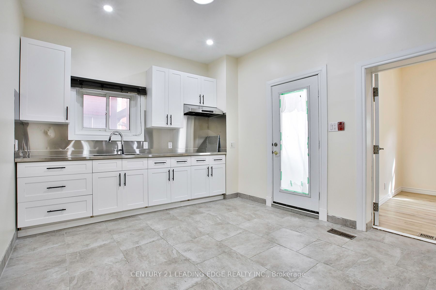 9 Borden Street Property Photo 12