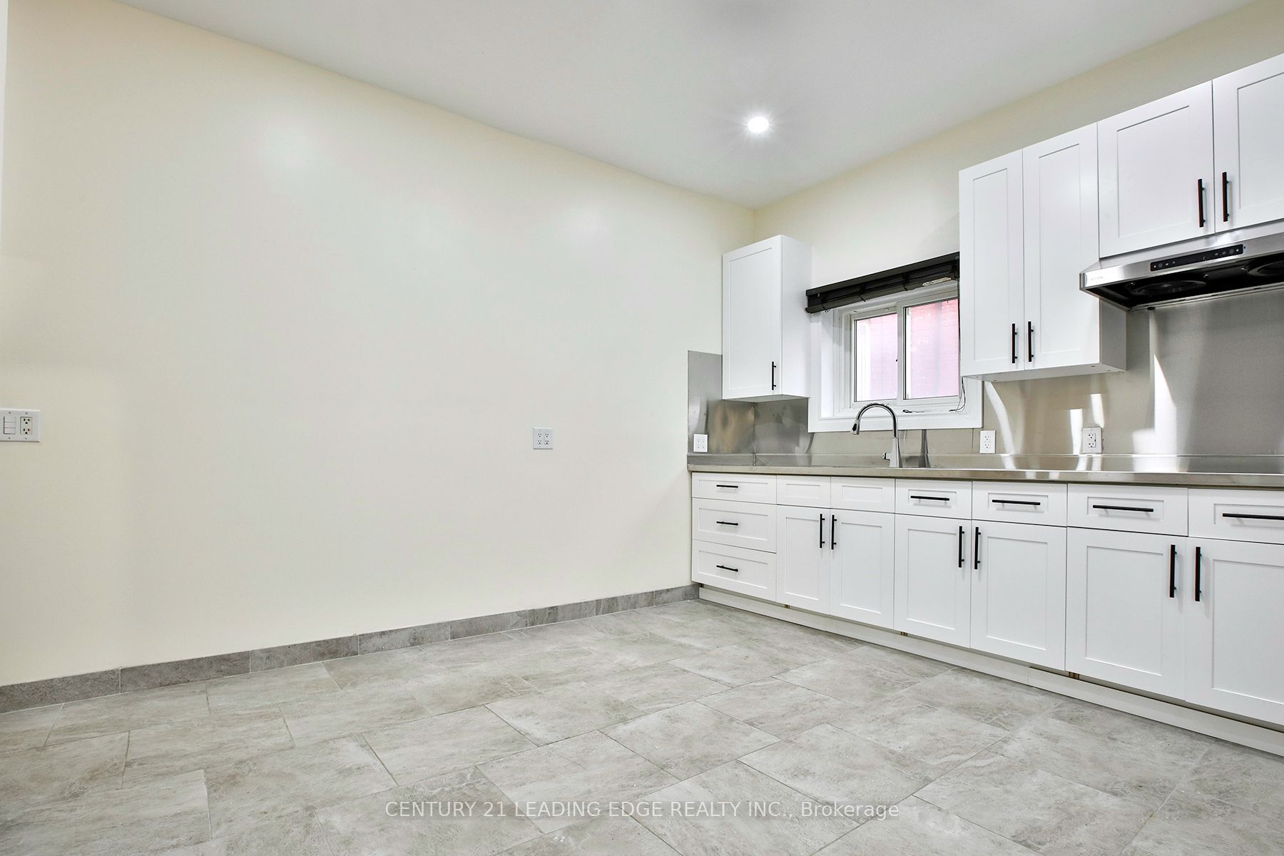 9 Borden Street Property Photo 13