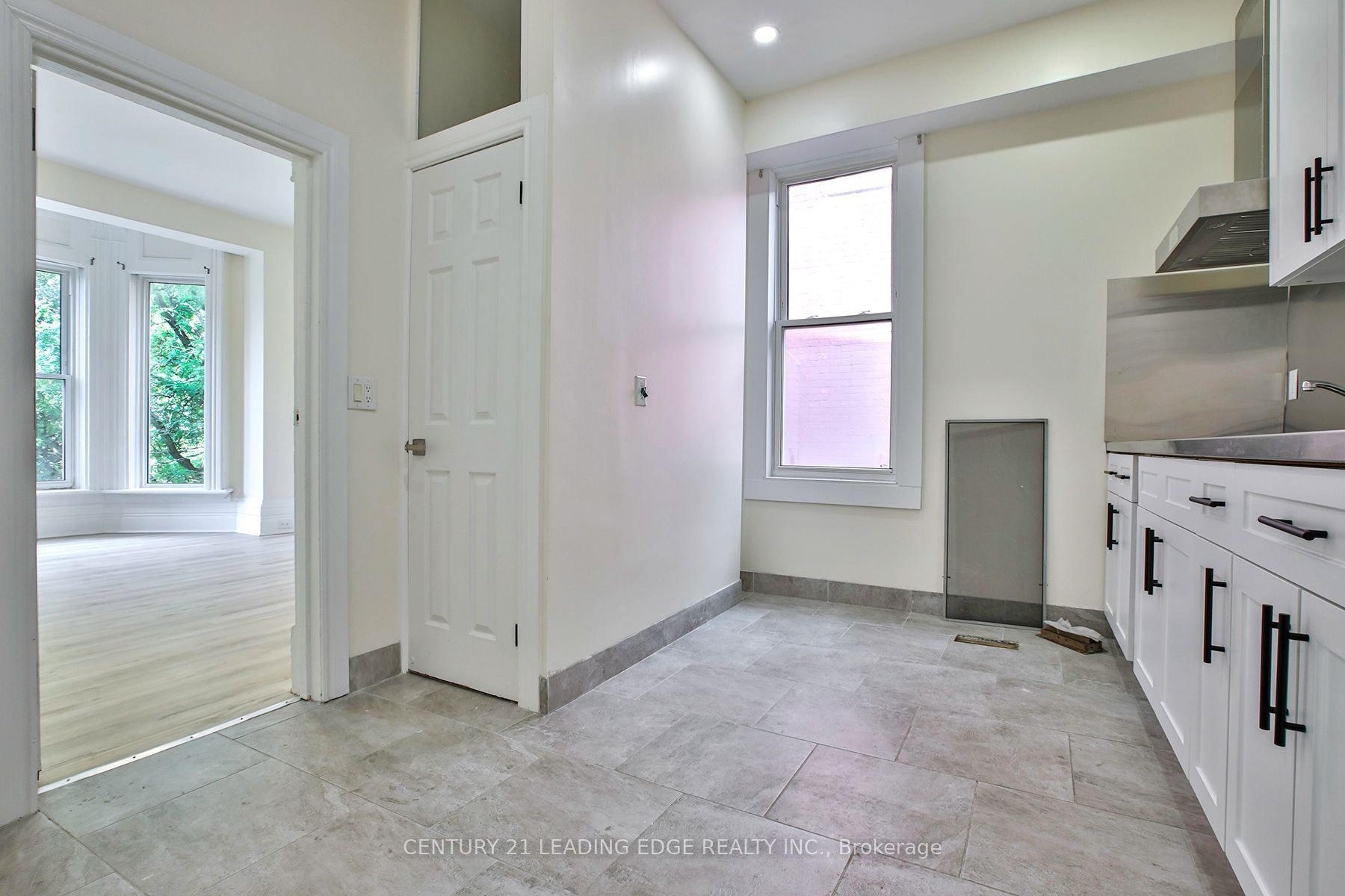 9 Borden Street Property Photo 30