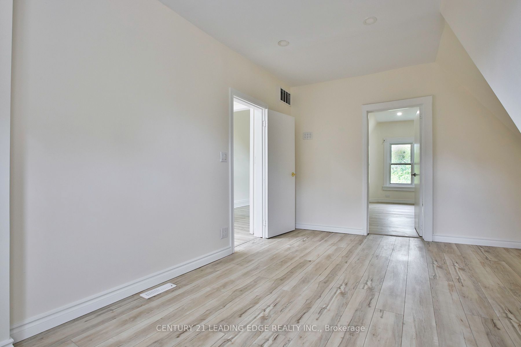 9 Borden Street Property Photo 37