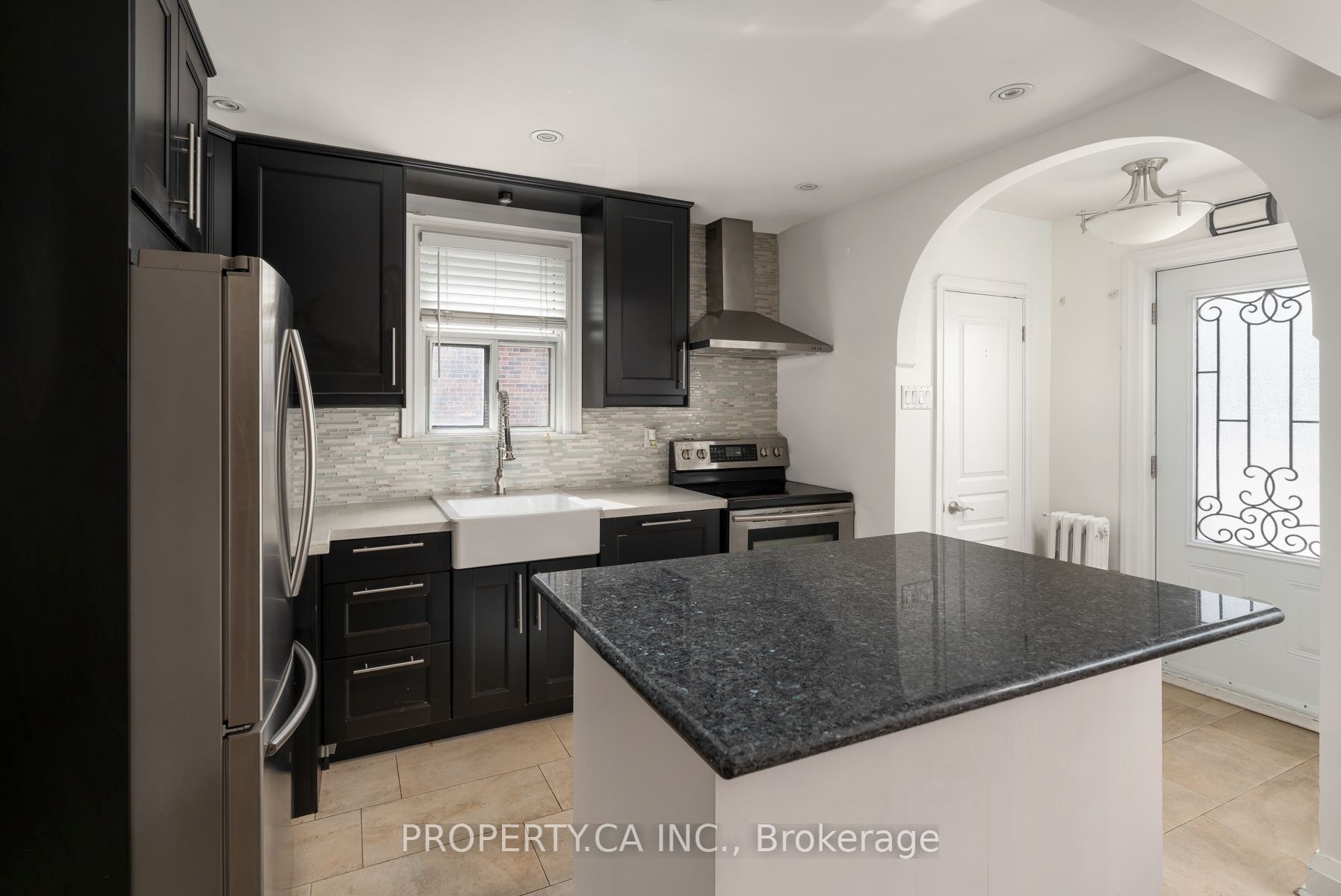 573 Northcliffe Boulevard Property Photo 8