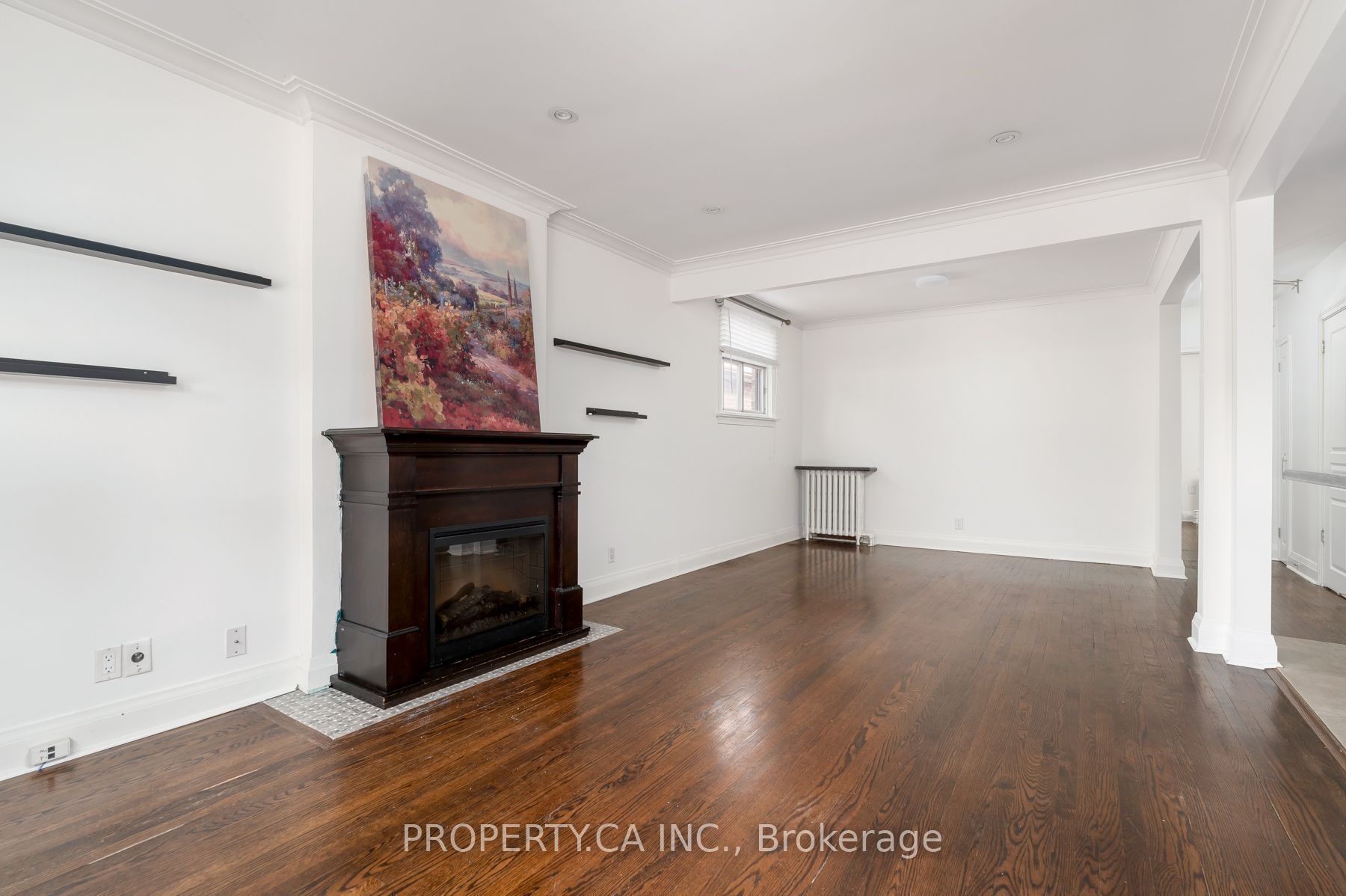 573 Northcliffe Boulevard Property Photo 10