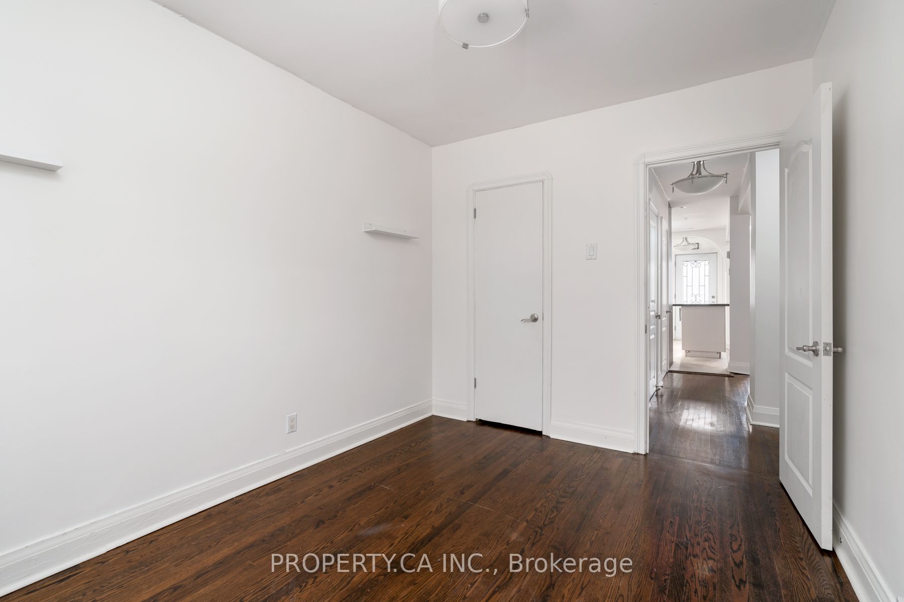 573 Northcliffe Boulevard Property Photo 14