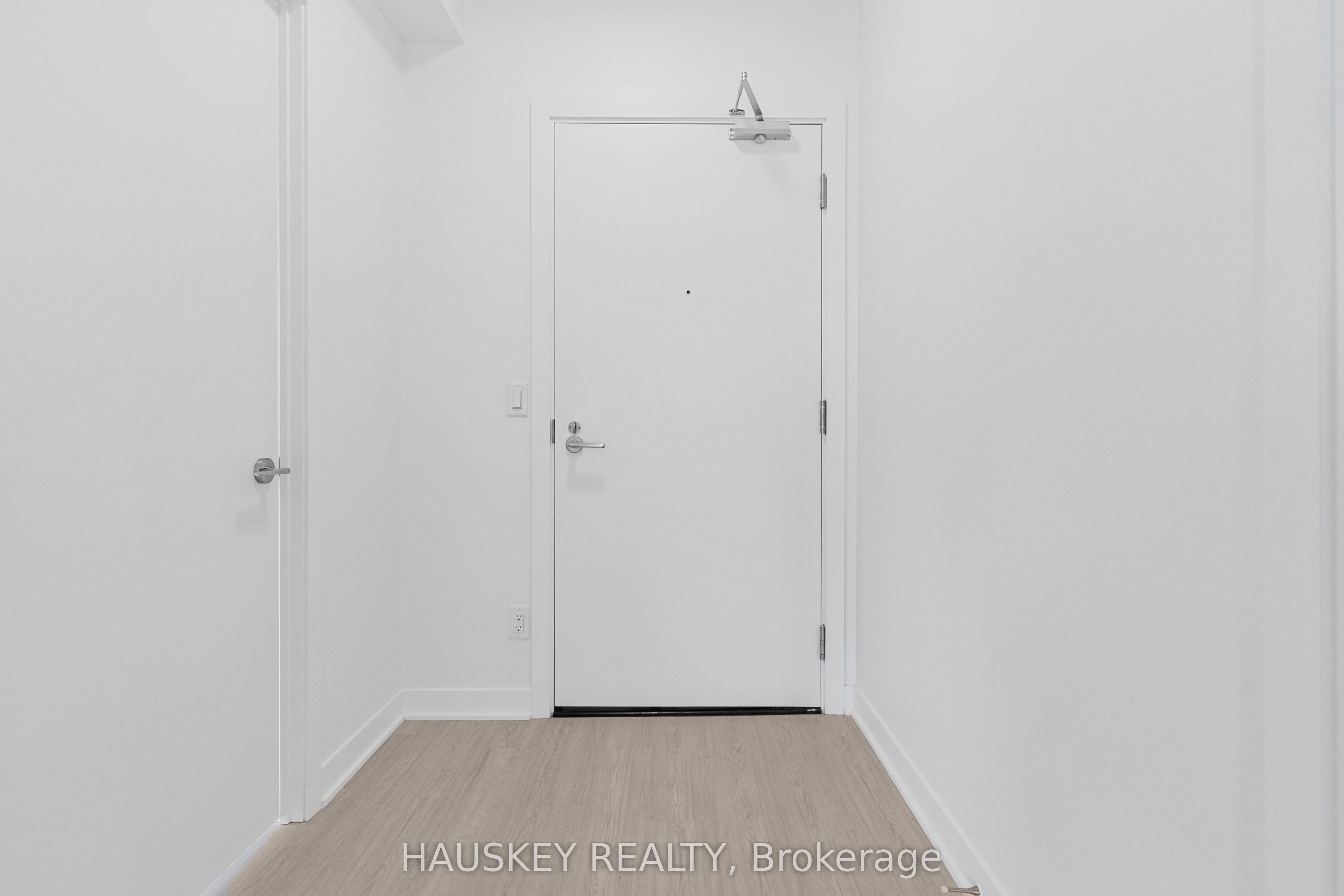185 Alberta Avenue 1001 Property Photo 4