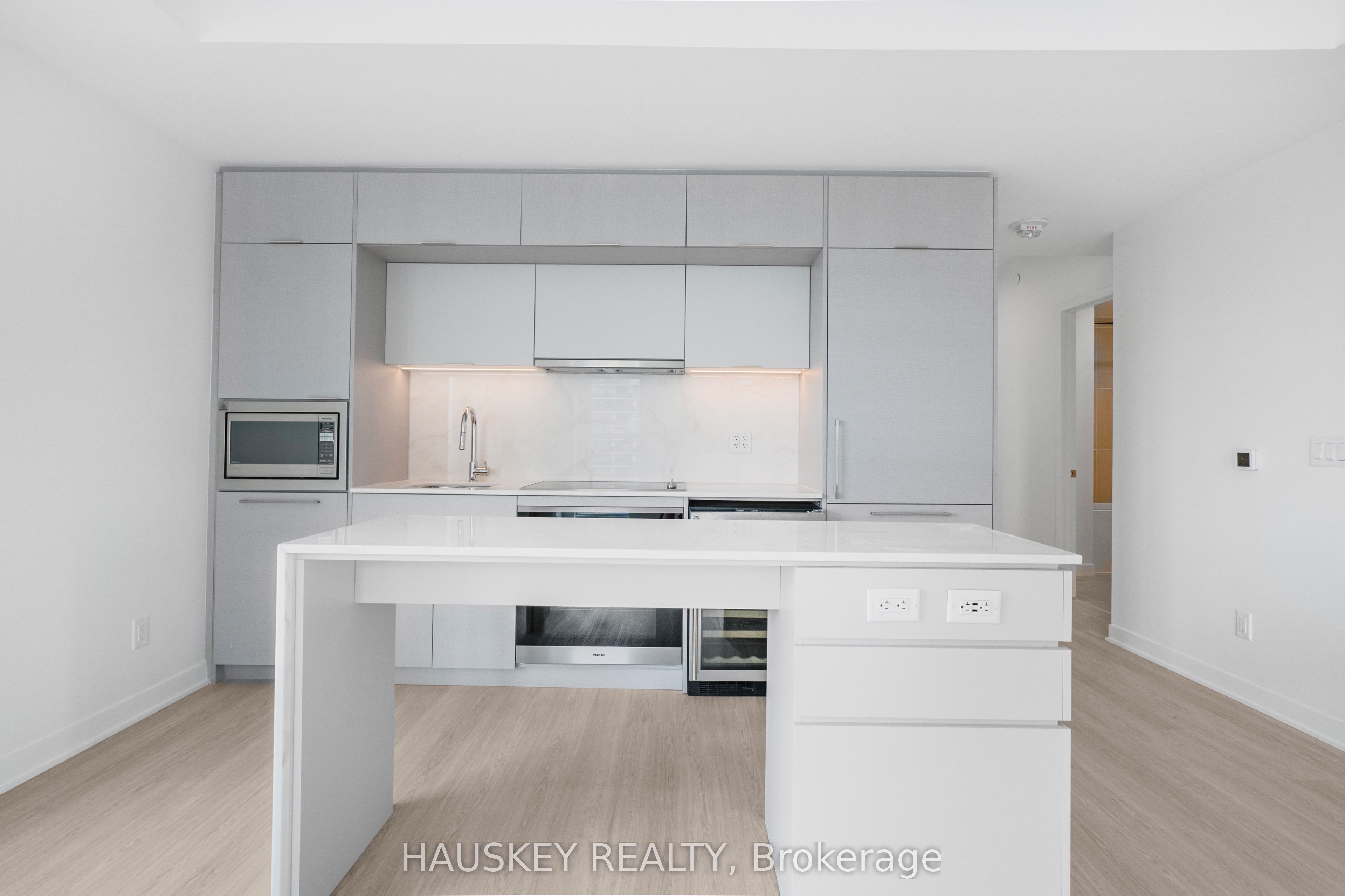 185 Alberta Avenue 1001 Property Photo 14