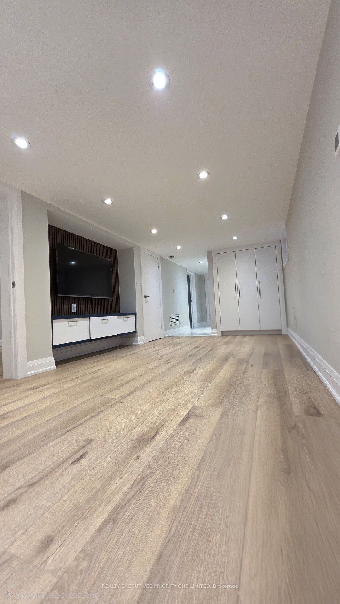 10 Lascelles Boulevard Basement Property Photo 4
