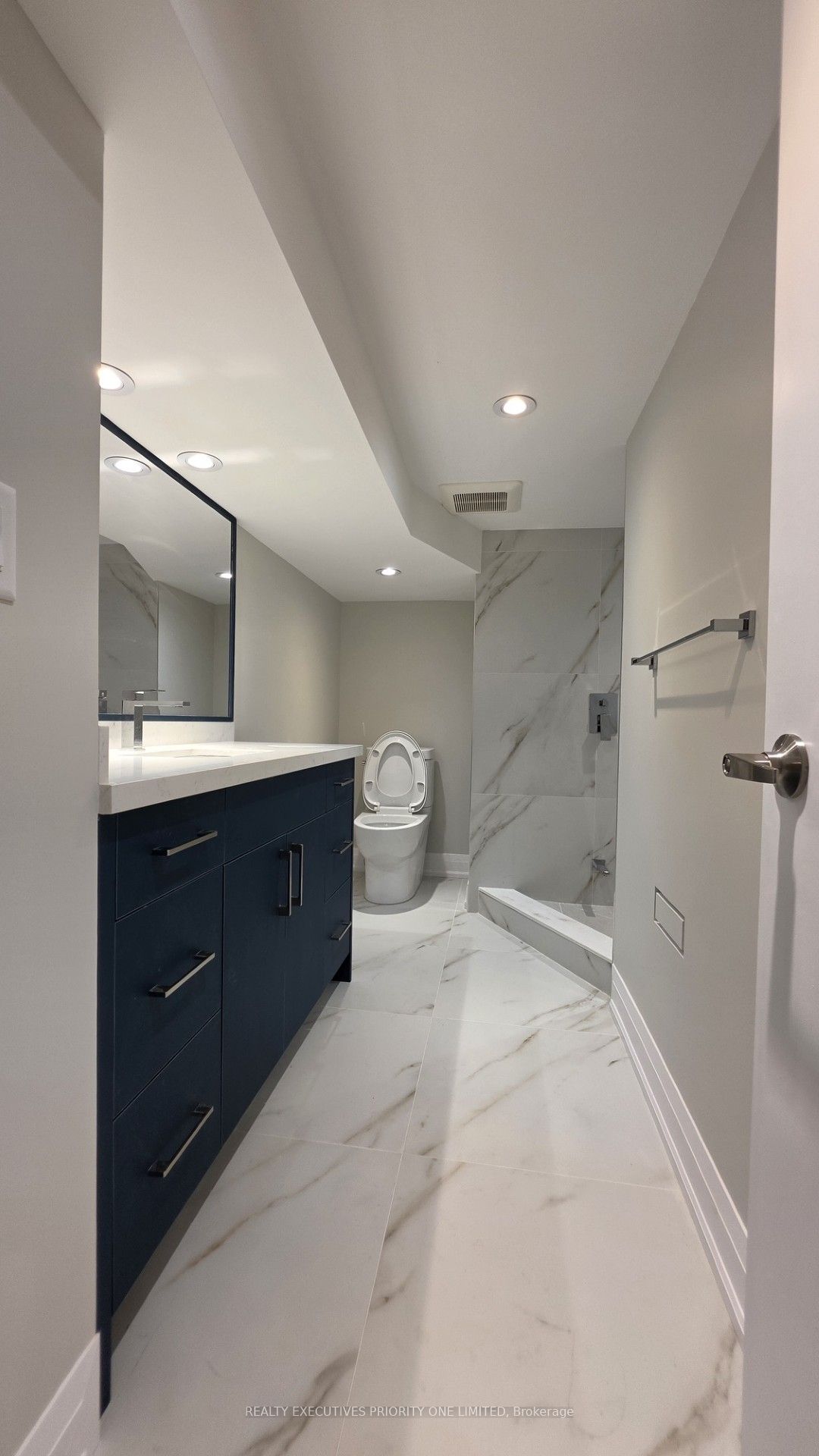 10 Lascelles Boulevard Basement Property Photo 7