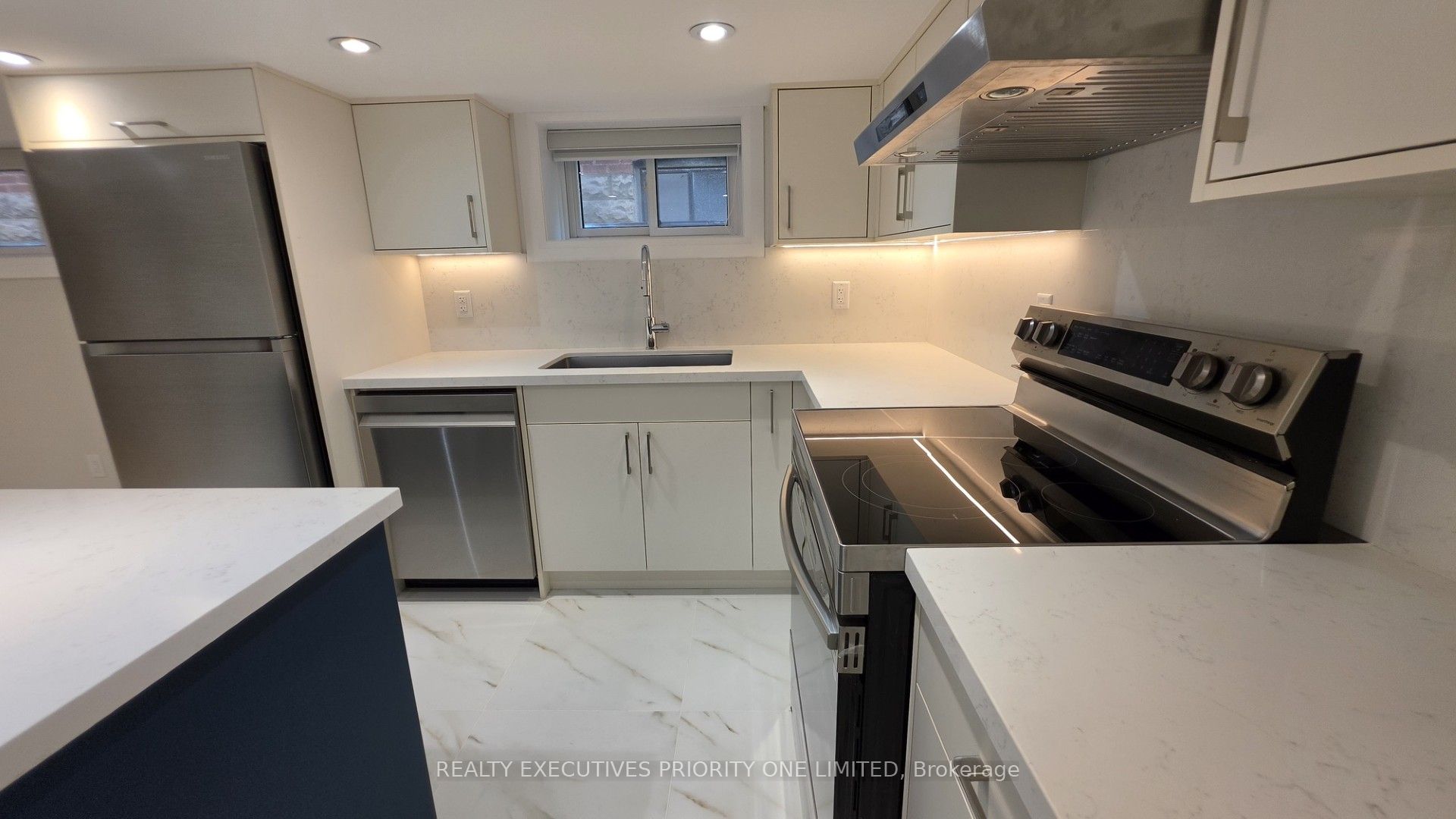 10 Lascelles Boulevard Basement Property Photo 14