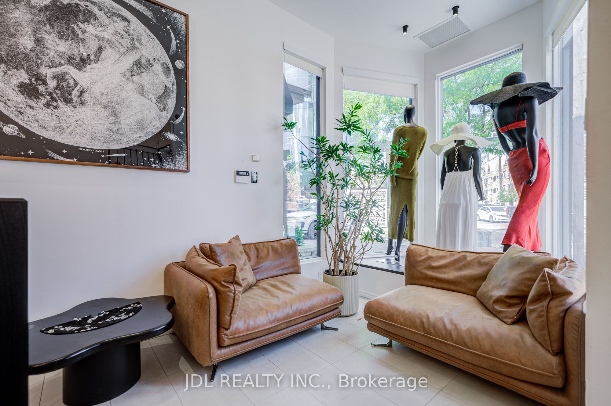 301 Davenport Road Property Photo 4