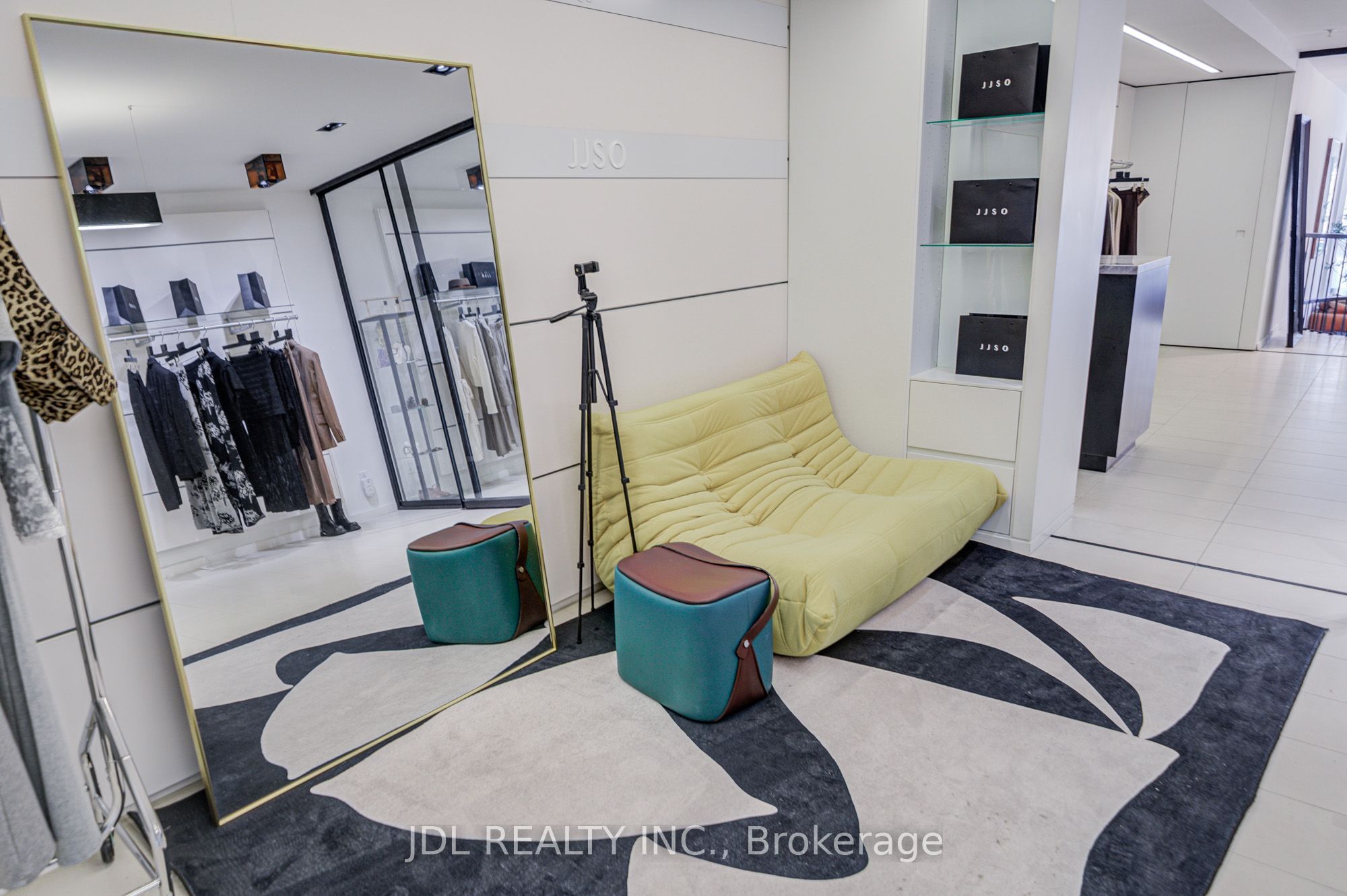 301 Davenport Road Property Photo 16